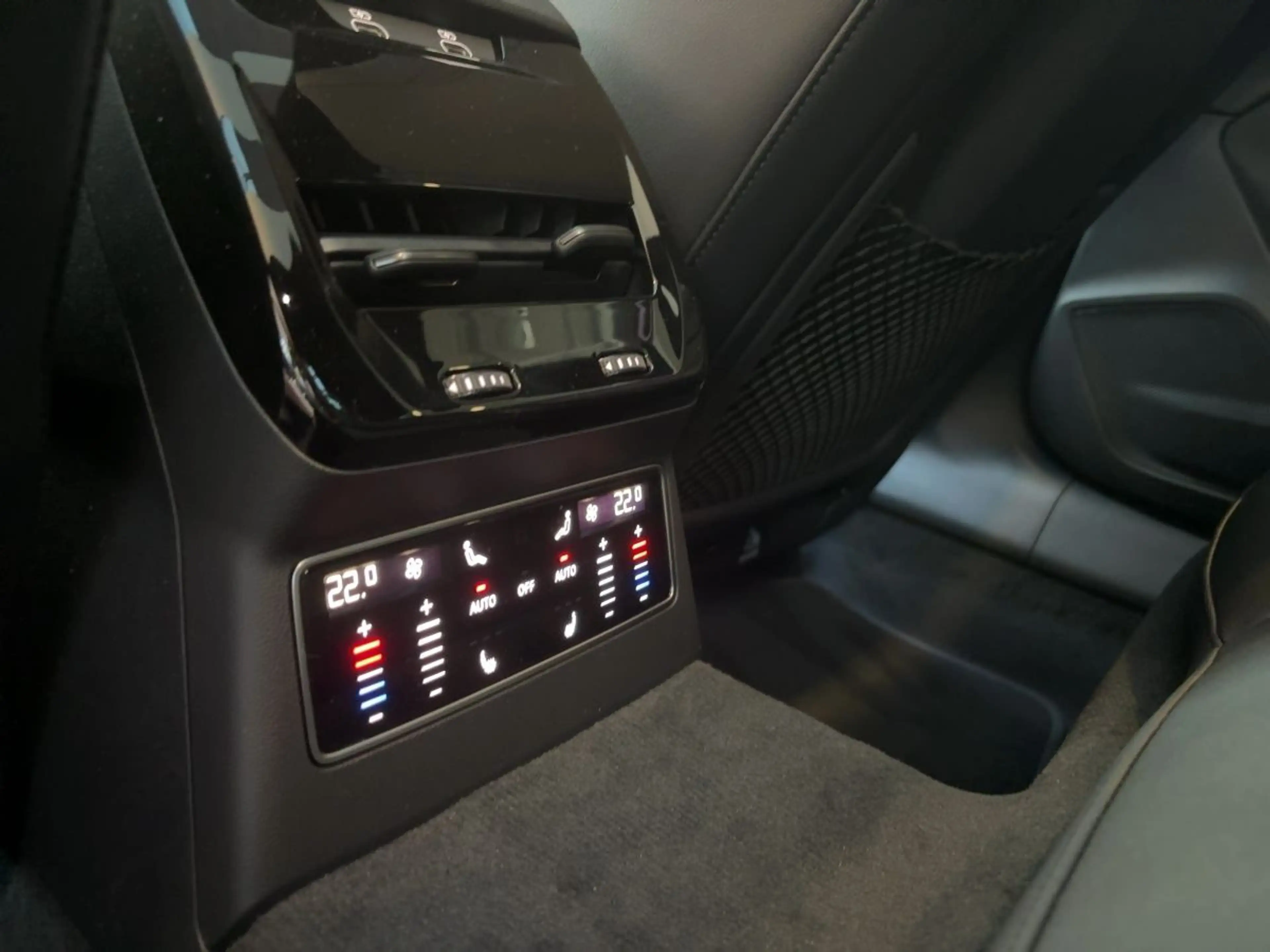 Audi A6 e-hybrid qu S-Line AHK B&O HuD LUFT — photo 14