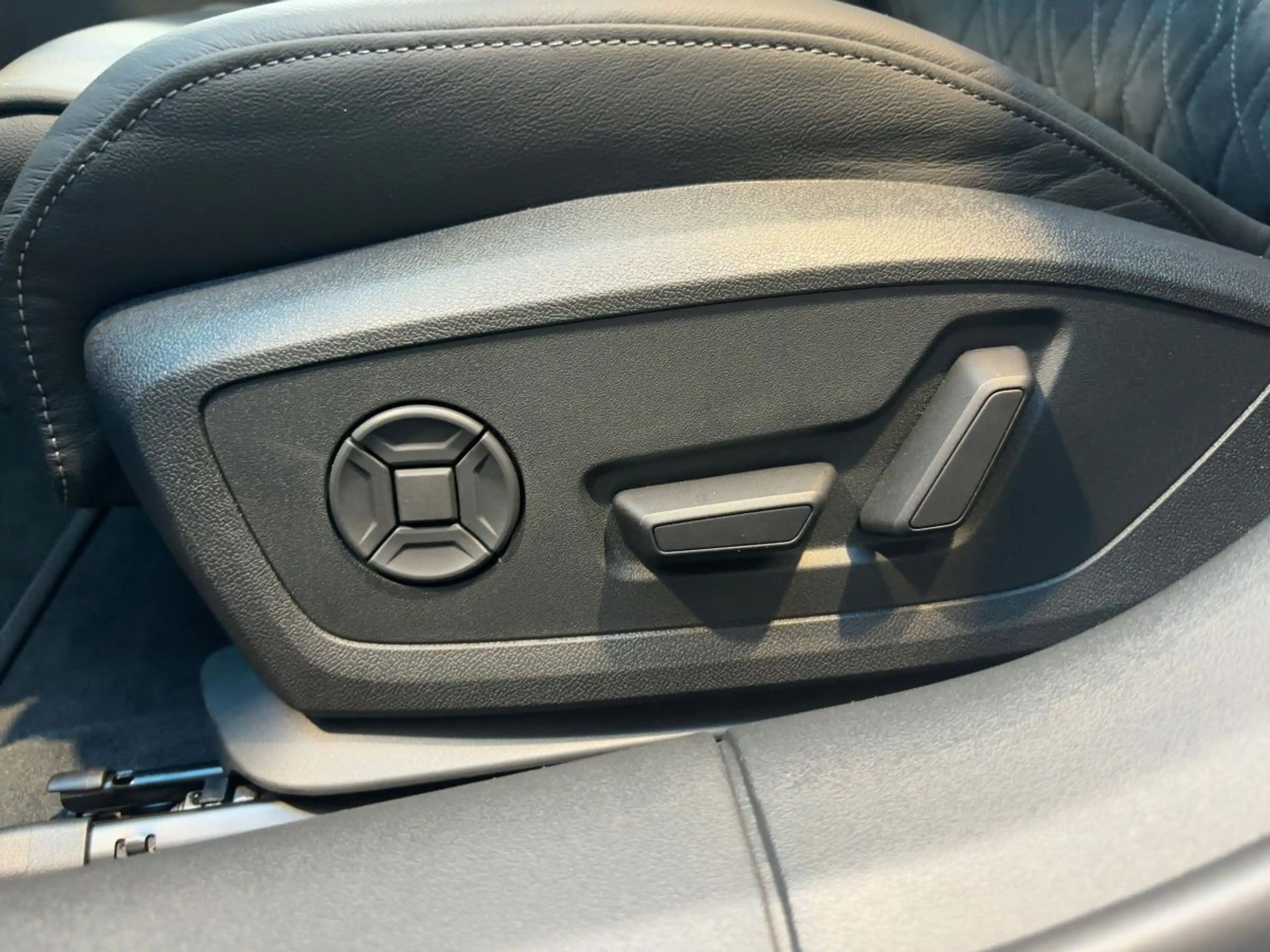 Audi A6 e-hybrid qu S-Line AHK B&O HuD LUFT — photo 15