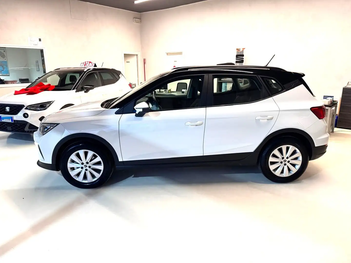 SEAT Arona Arona 2022 1.0 tgi Style 90cv Bianco - 2