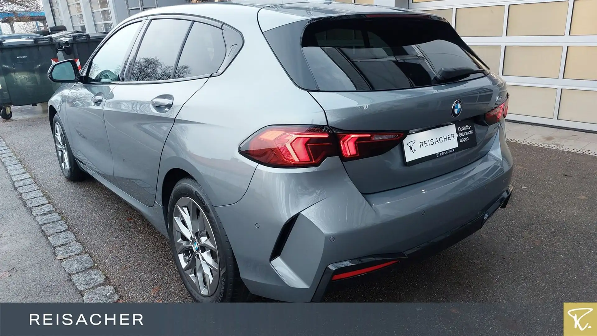 BMW 120 A Navi,LED,AHK,RüKa,17",kein Mieter Grau - 2