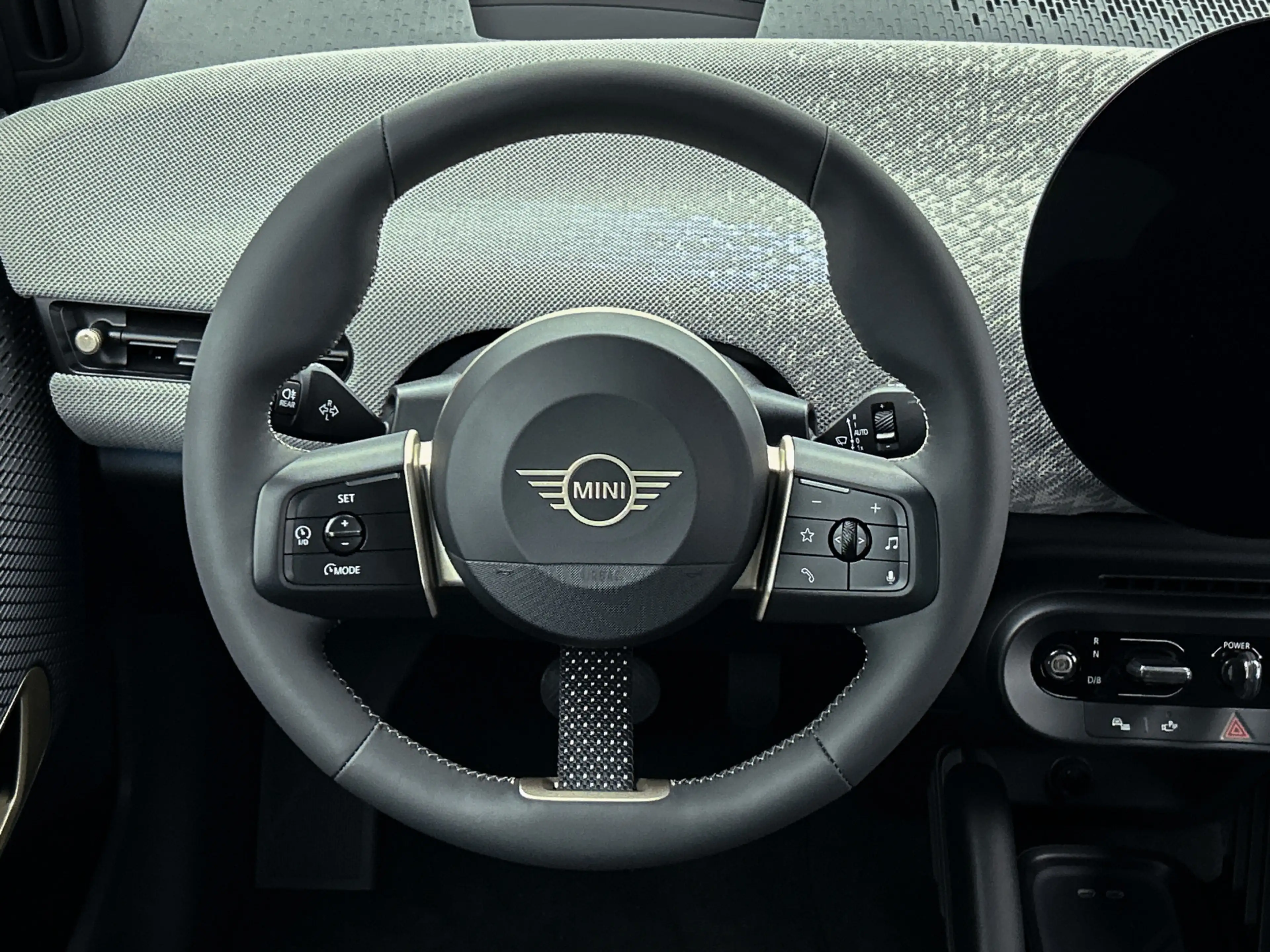 MINI Cooper E Hatchback / Favoured Trim / Pakket L / 18 inch Sli — photo 13