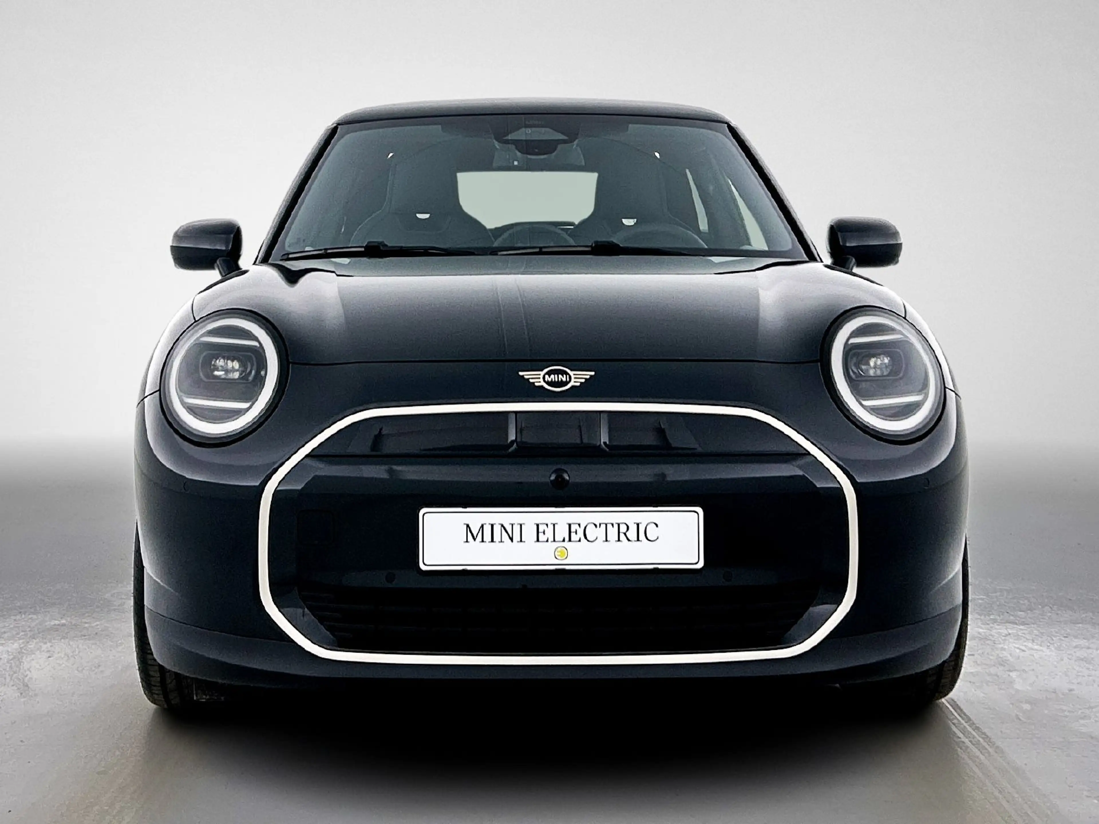 MINI Cooper E Hatchback / Favoured Trim / Pakket L / 18 inch Sli — photo 11