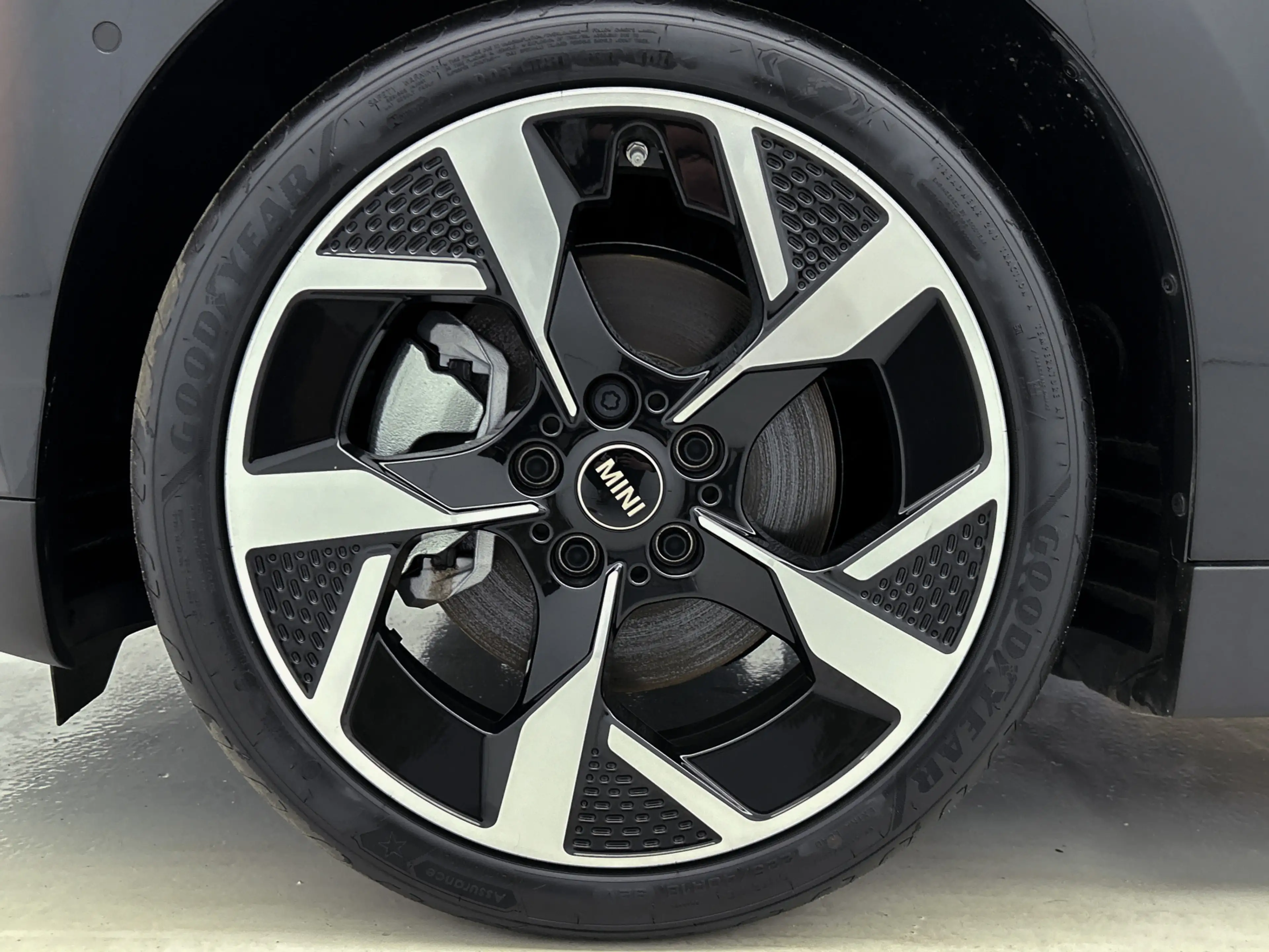 MINI Cooper E Hatchback / Favoured Trim / Pakket L / 18 inch Sli — photo 8