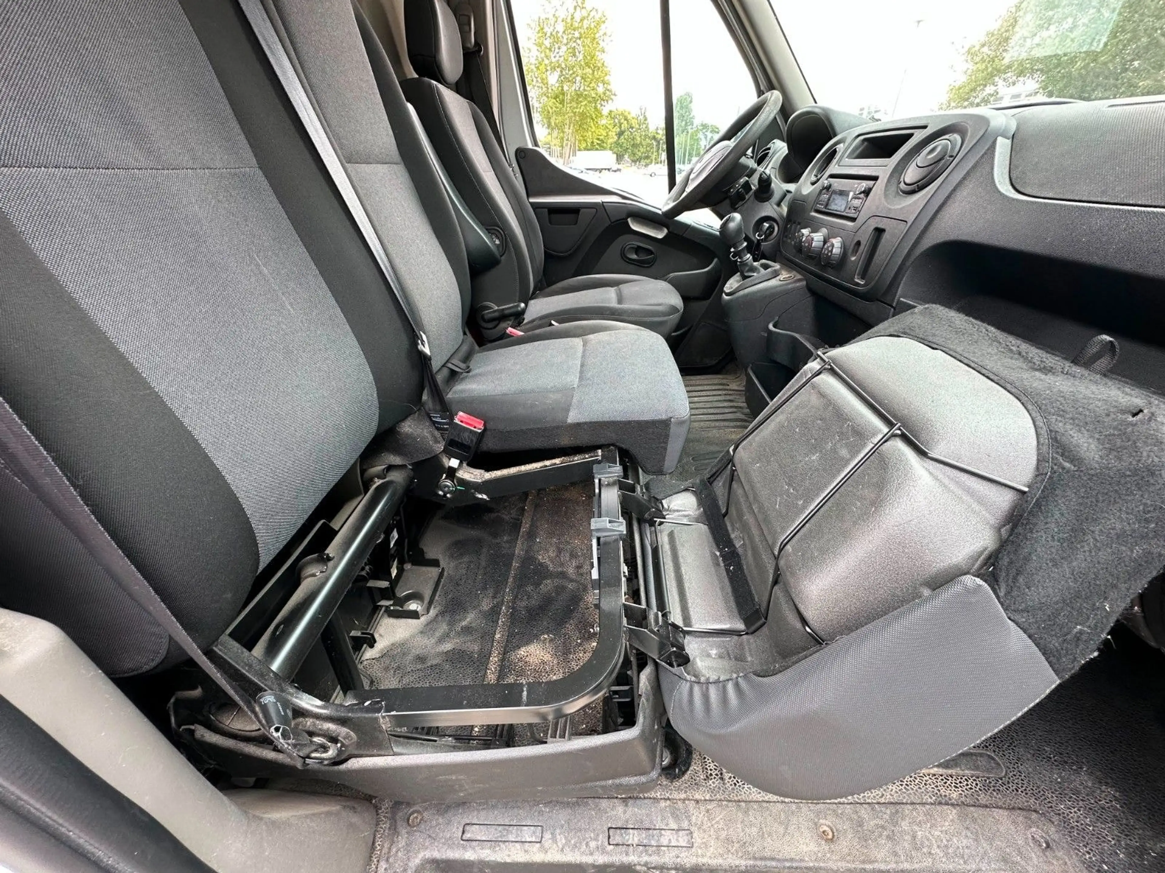 Renault Master MASTER FG F3300 L2H2 2.3 DCI 130CH GRAND CONFORT — photo 10