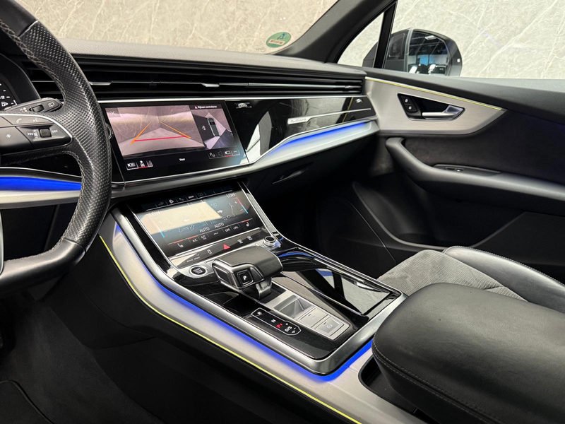 Audi Q7 55 TFSI e quattro / Nette Auto / Panorama — photo 12