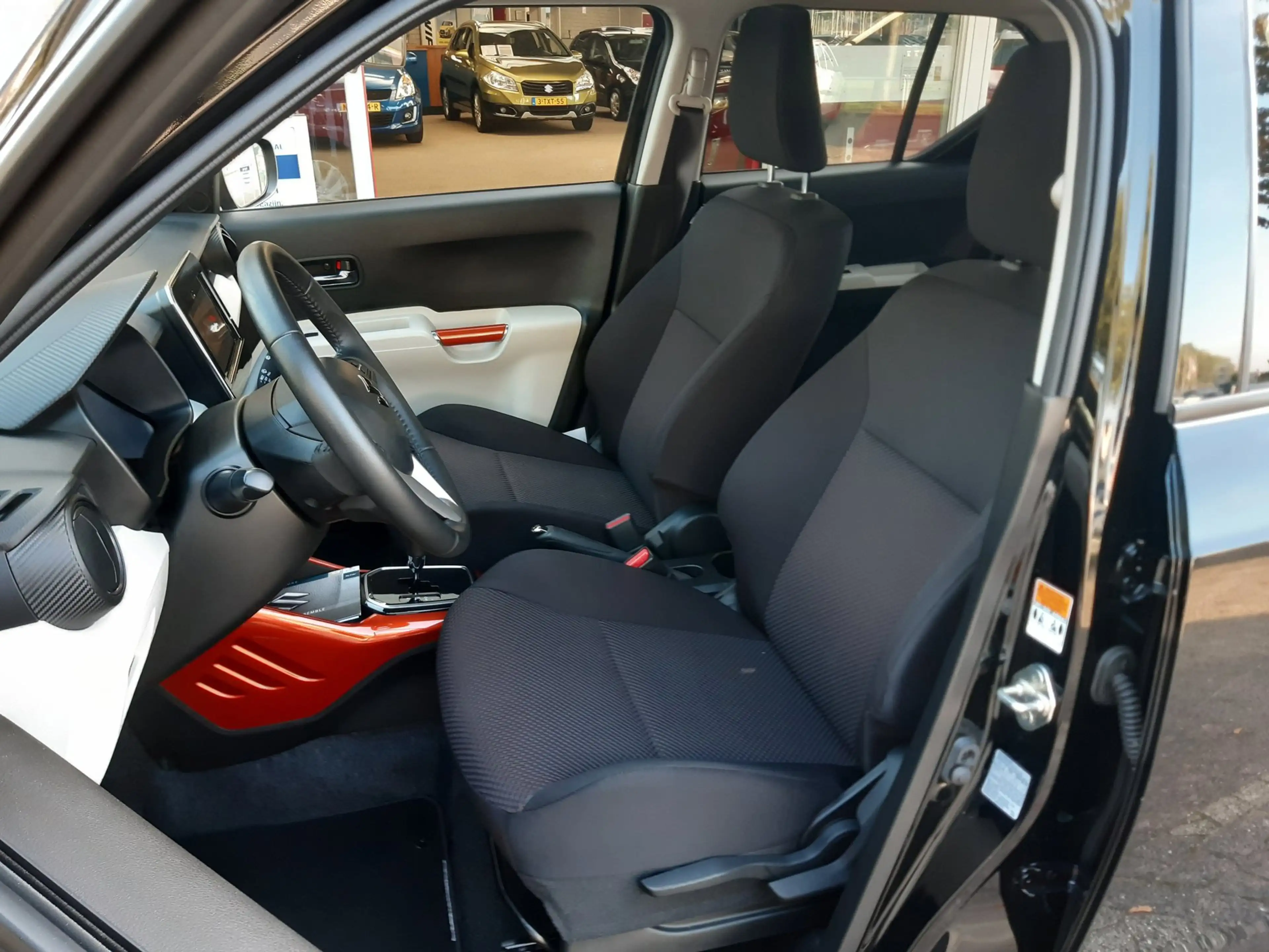 Suzuki Ignis 1.2 style automaat , luxe uitvoering , lage km sta — photo 27