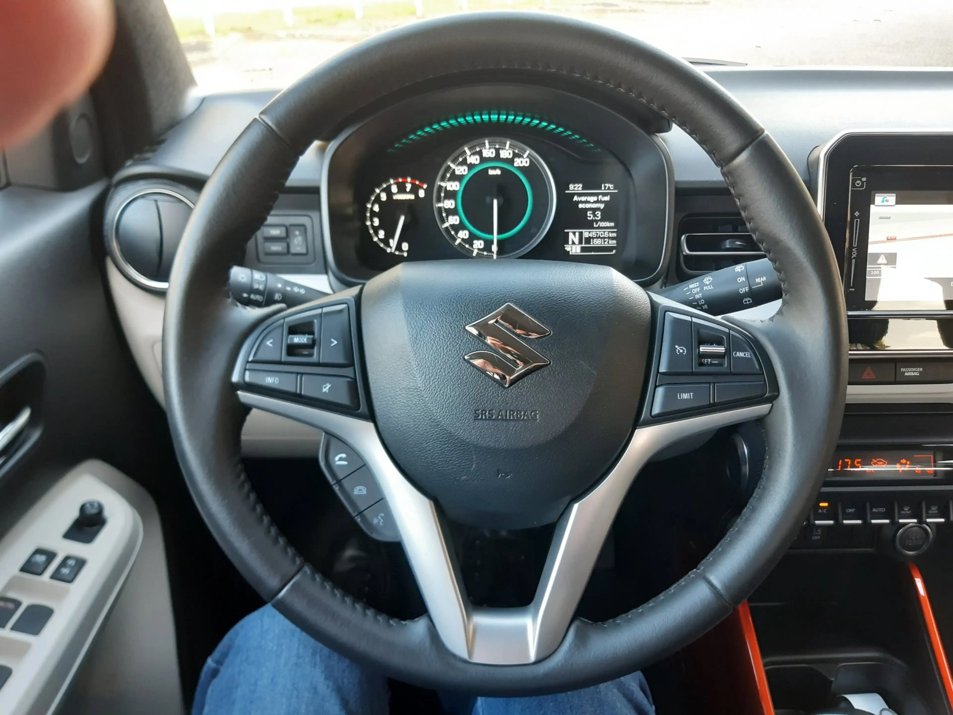 Suzuki Ignis 1.2 style automaat , luxe uitvoering , lage km sta — photo 18