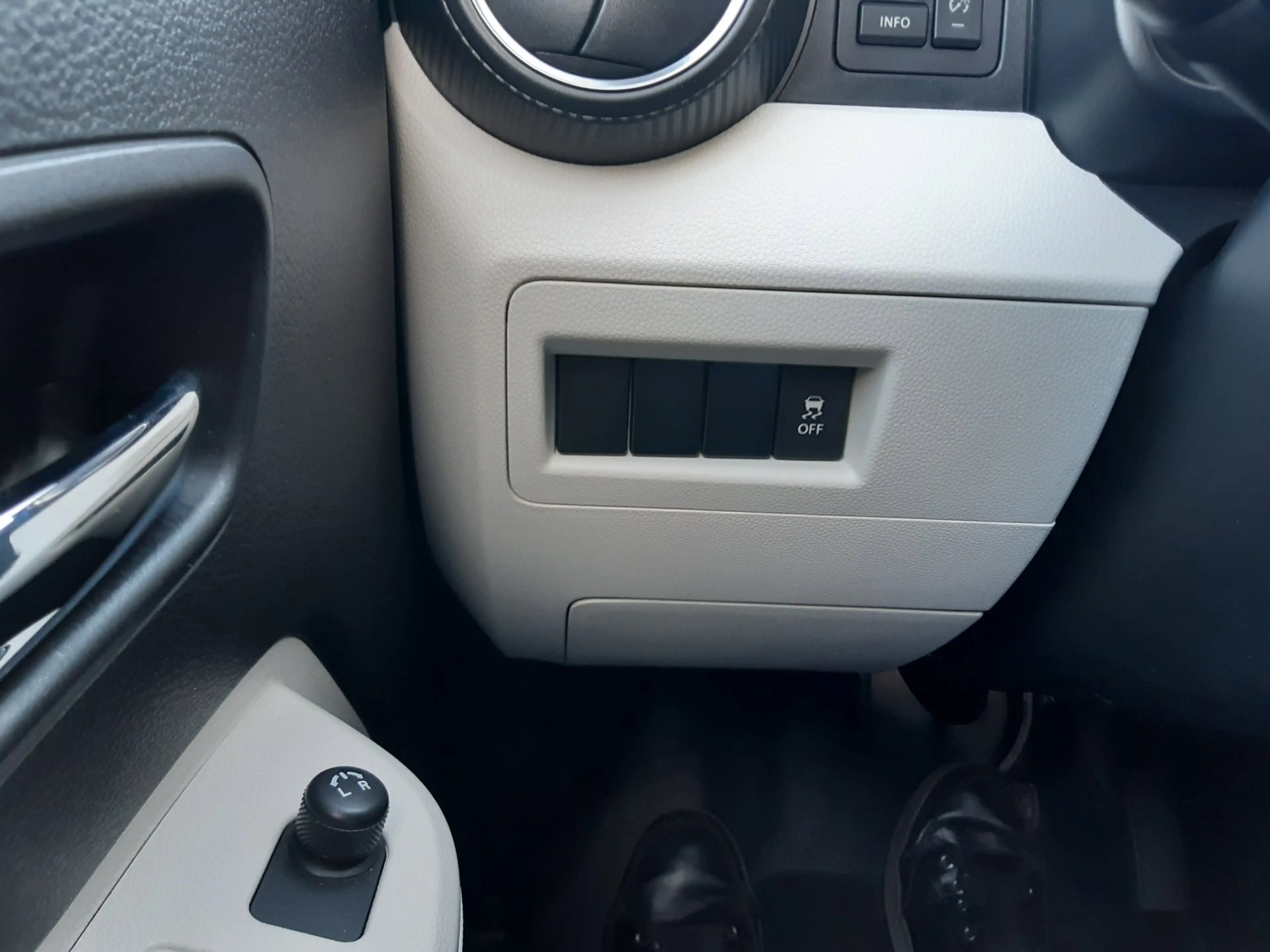 Suzuki Ignis 1.2 style automaat , luxe uitvoering , lage km sta — photo 17