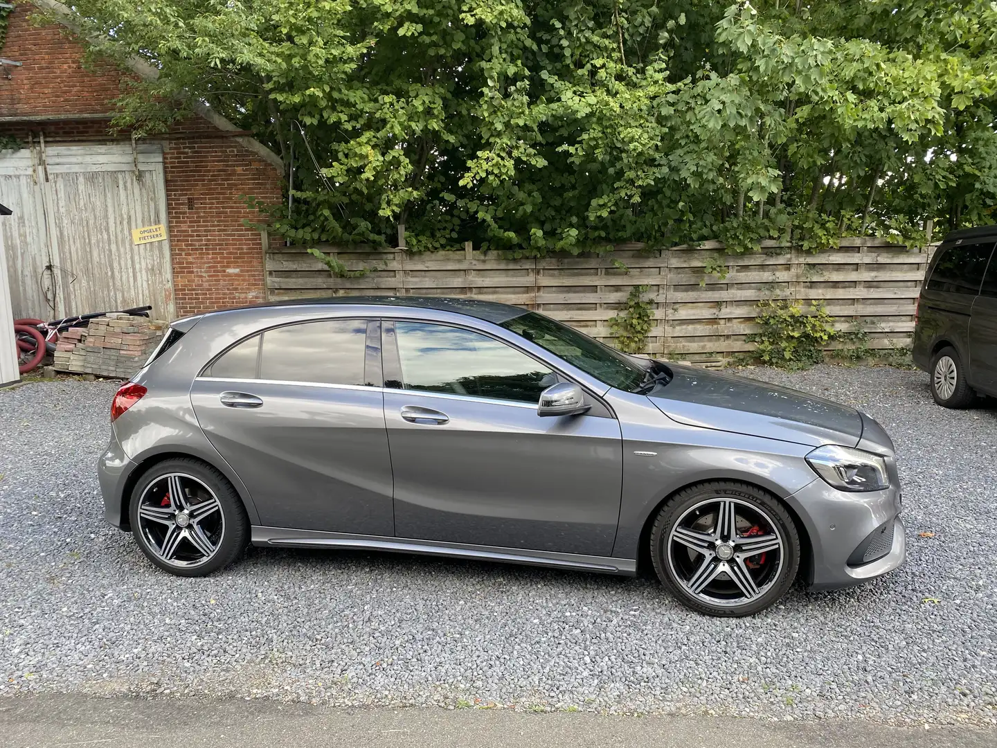 Mercedes-Benz A 250 A 250 Sport Grijs - 2