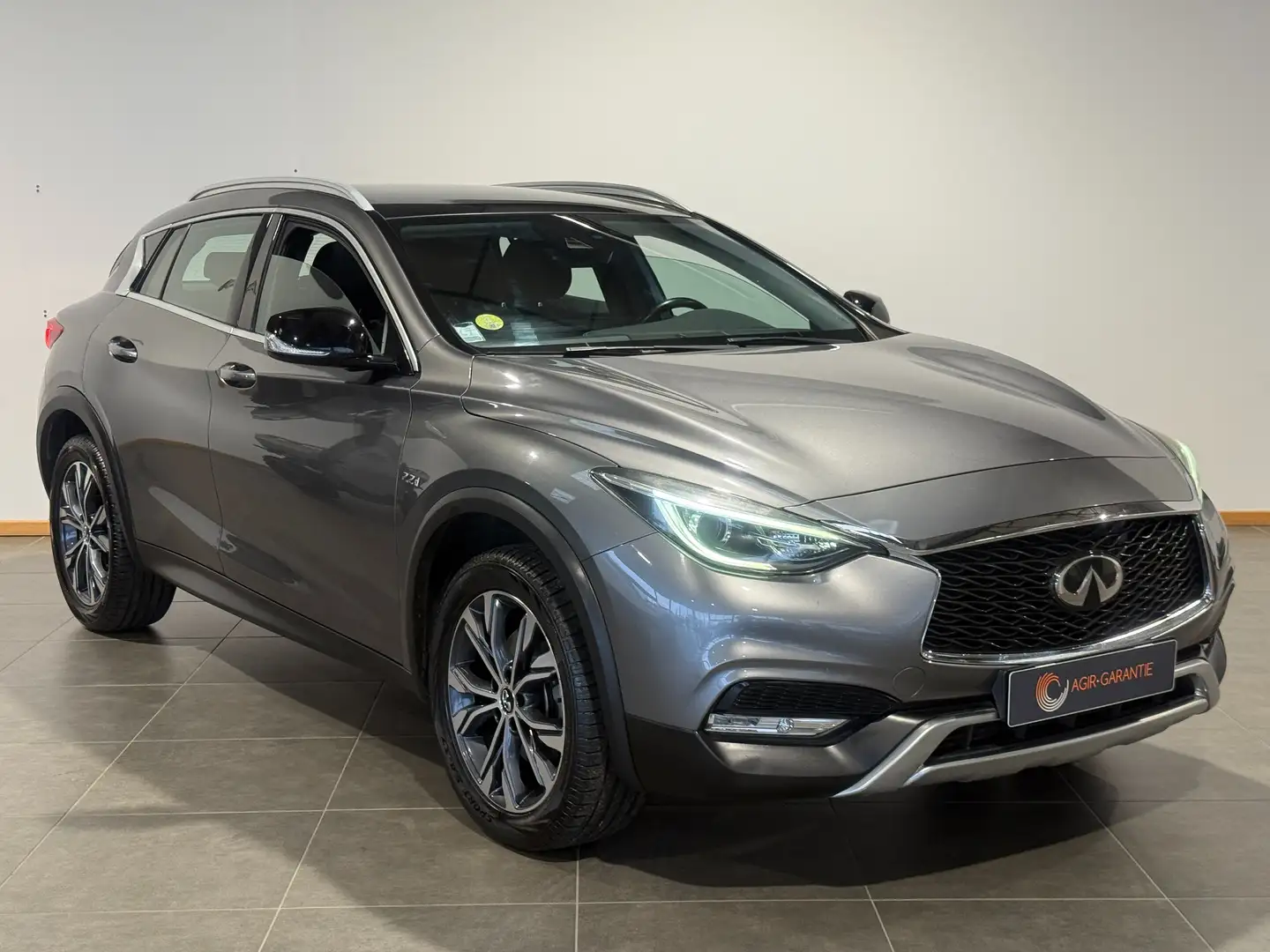 Infiniti QX30 QX30 2.2d AWD 7DCT Luxe Grau - 2