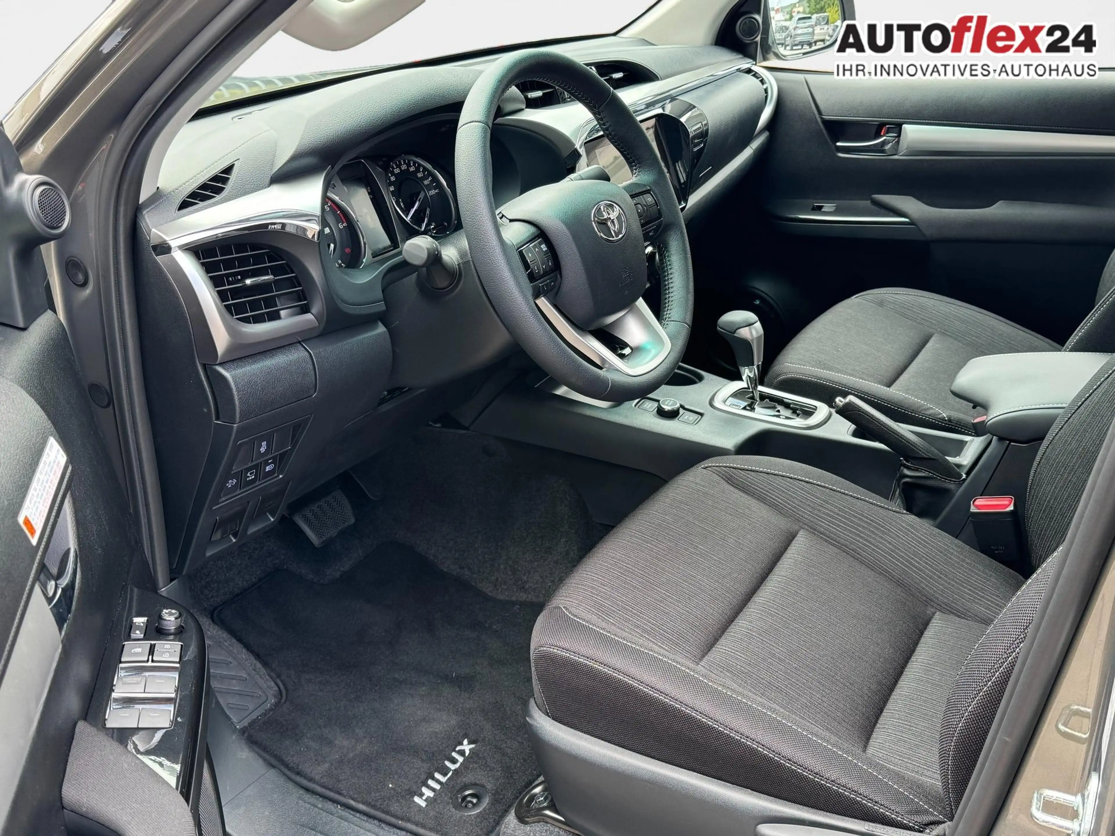 Toyota Hilux Executive Double Cab 4x4 AHK 360° 4 x Sitzheizu... — photo 13