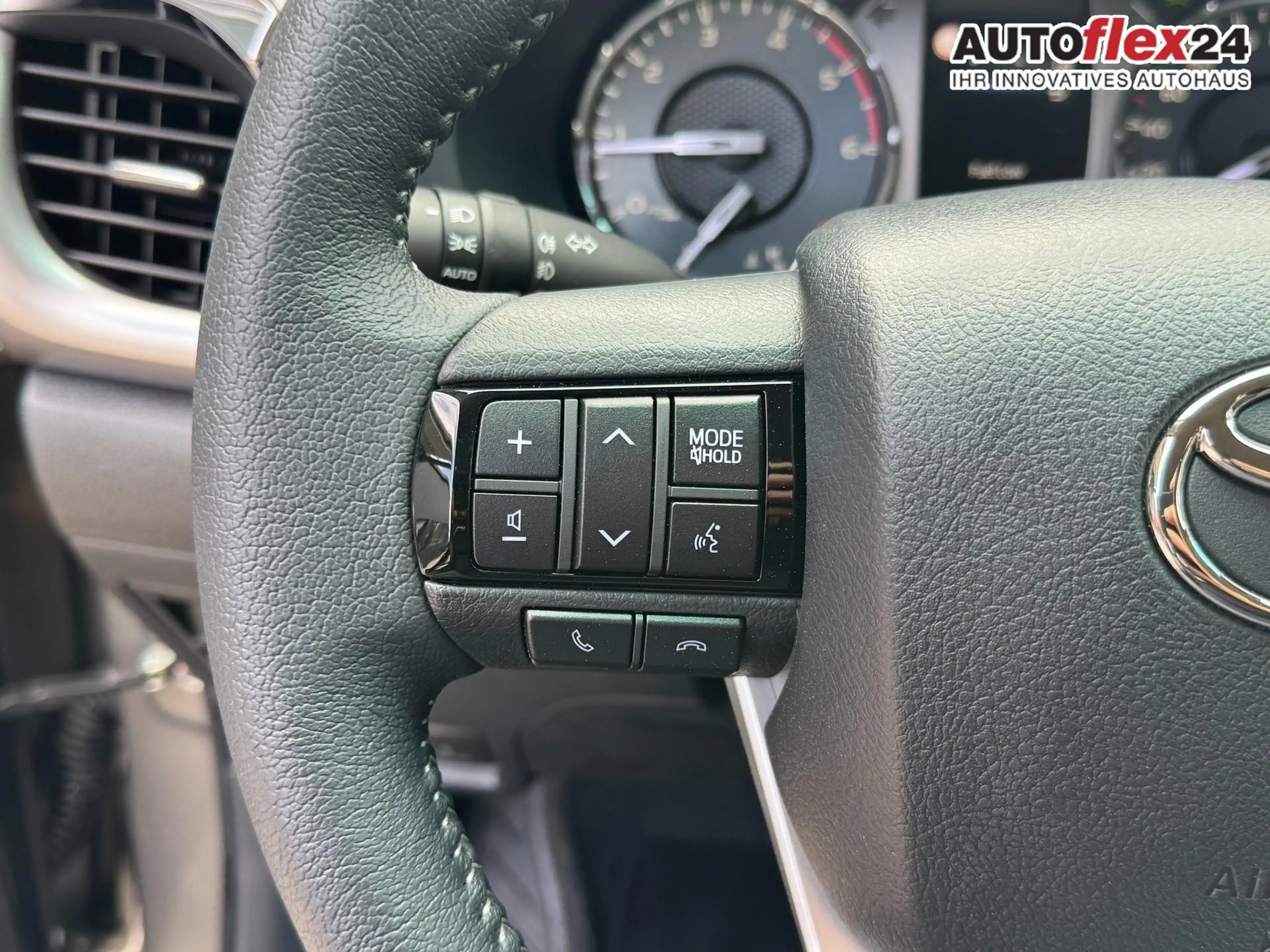 Toyota Hilux Executive Double Cab 4x4 AHK 360° 4 x Sitzheizu... — photo 15