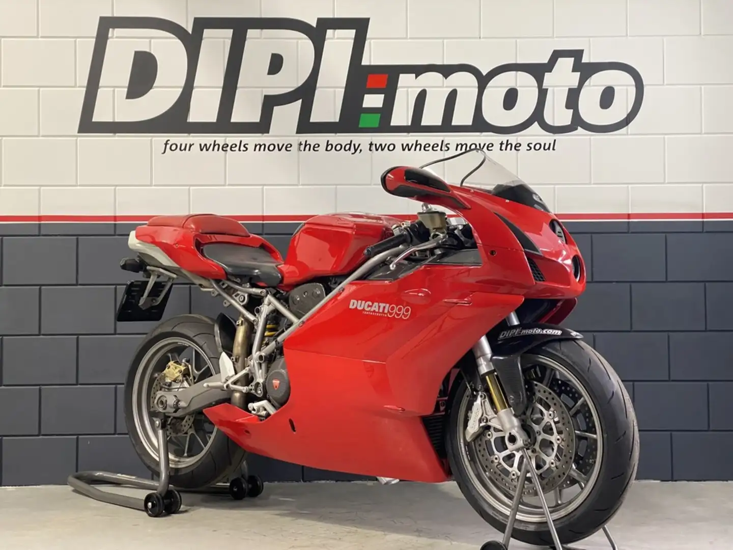 Ducati 999 Rot - 1