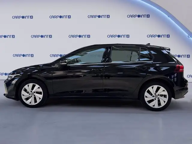 Volkswagen Golf view 3