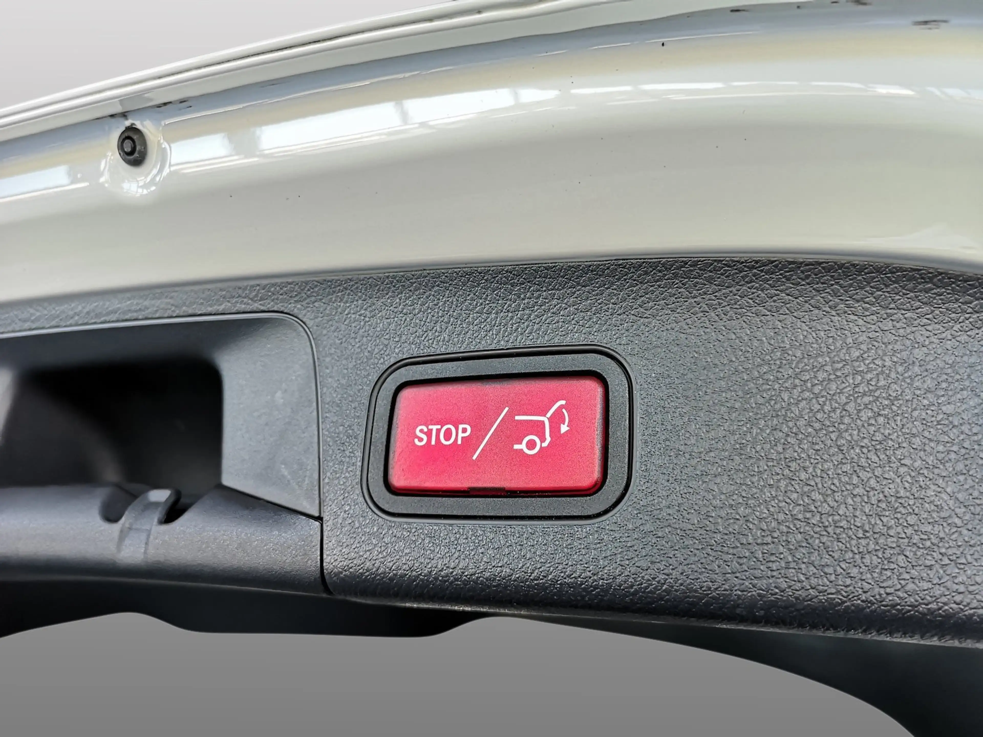 Mercedes-Benz EQA 300 4M Progressive ADVANCED+ANHÄNGERKUPPLUNG — photo 12