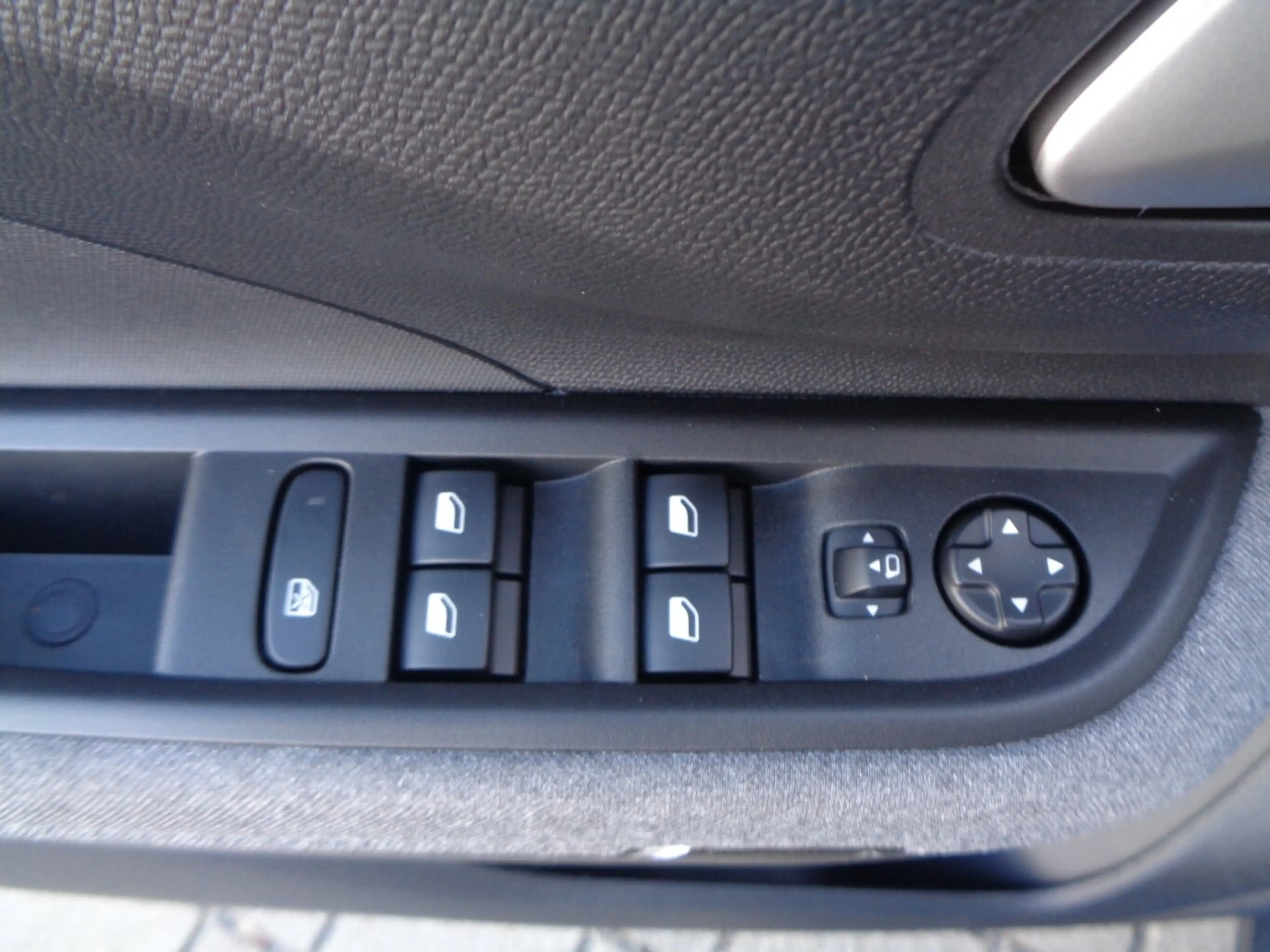Opel Frontera Ultimate 1.2 107 kW Mild Hybrid — photo 11
