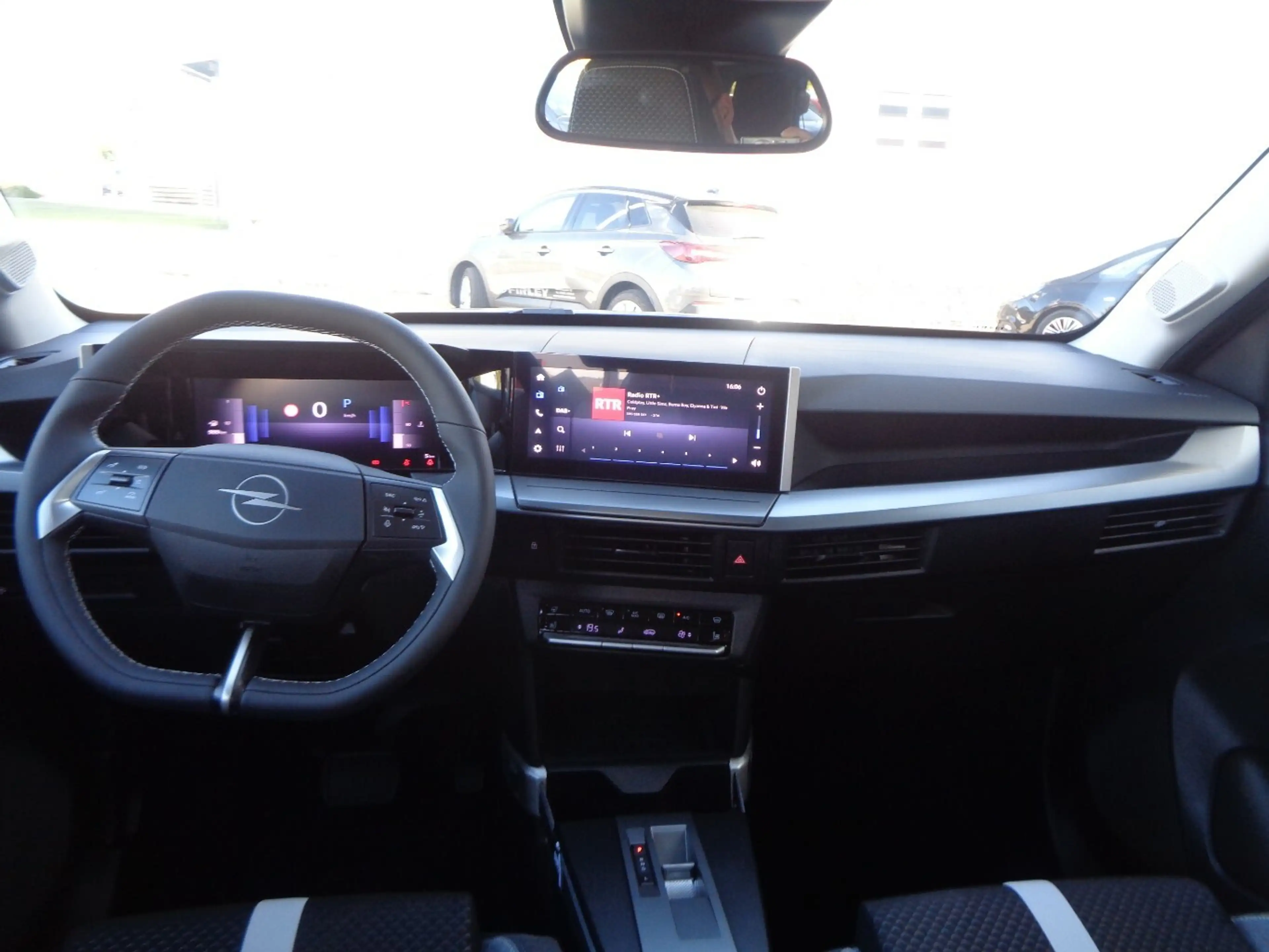 Opel Frontera Ultimate 1.2 107 kW Mild Hybrid — photo 12