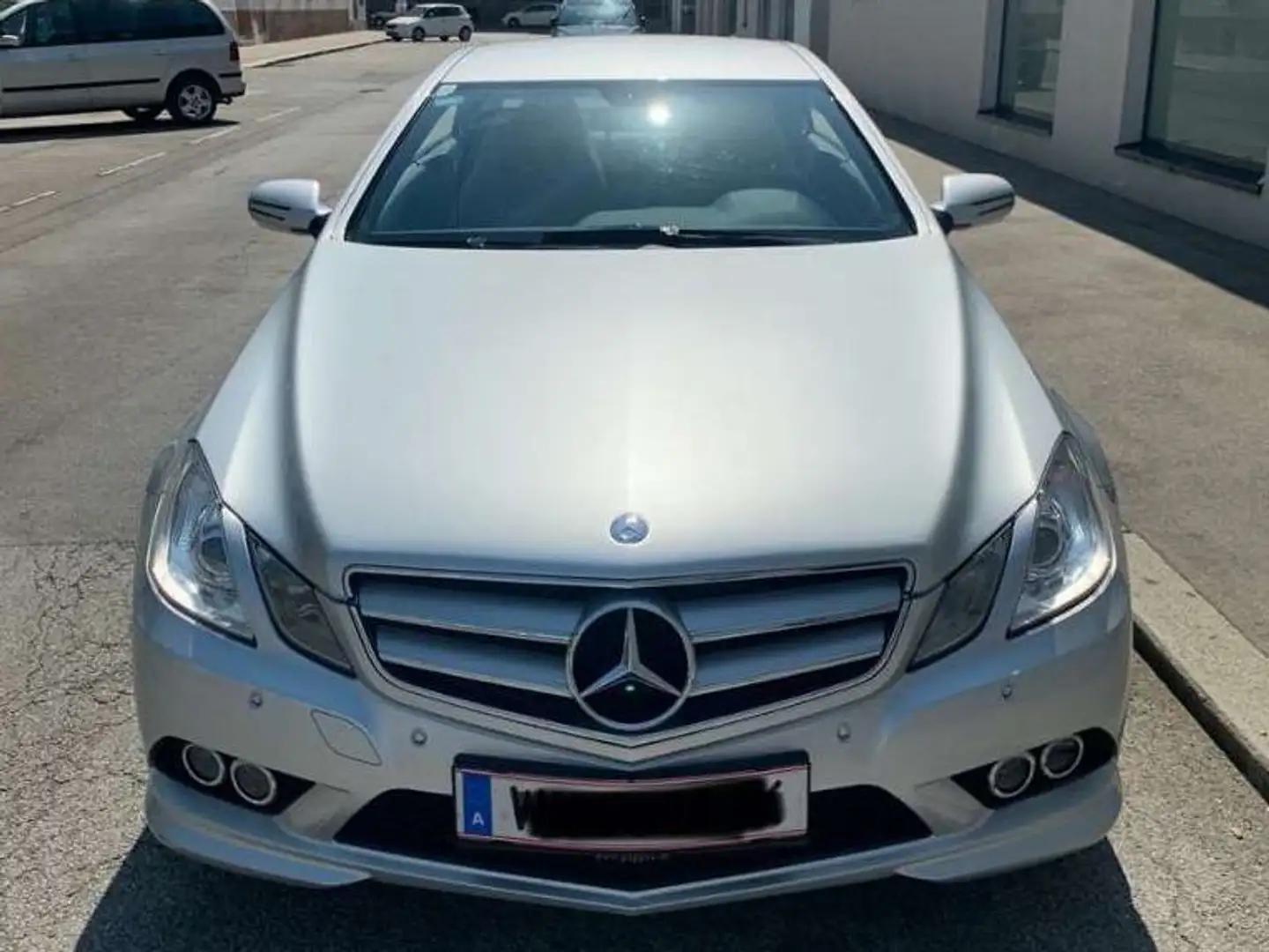 Mercedes-Benz E 350 E 350 BlueEfficiency CDI Aut. Silber - 1
