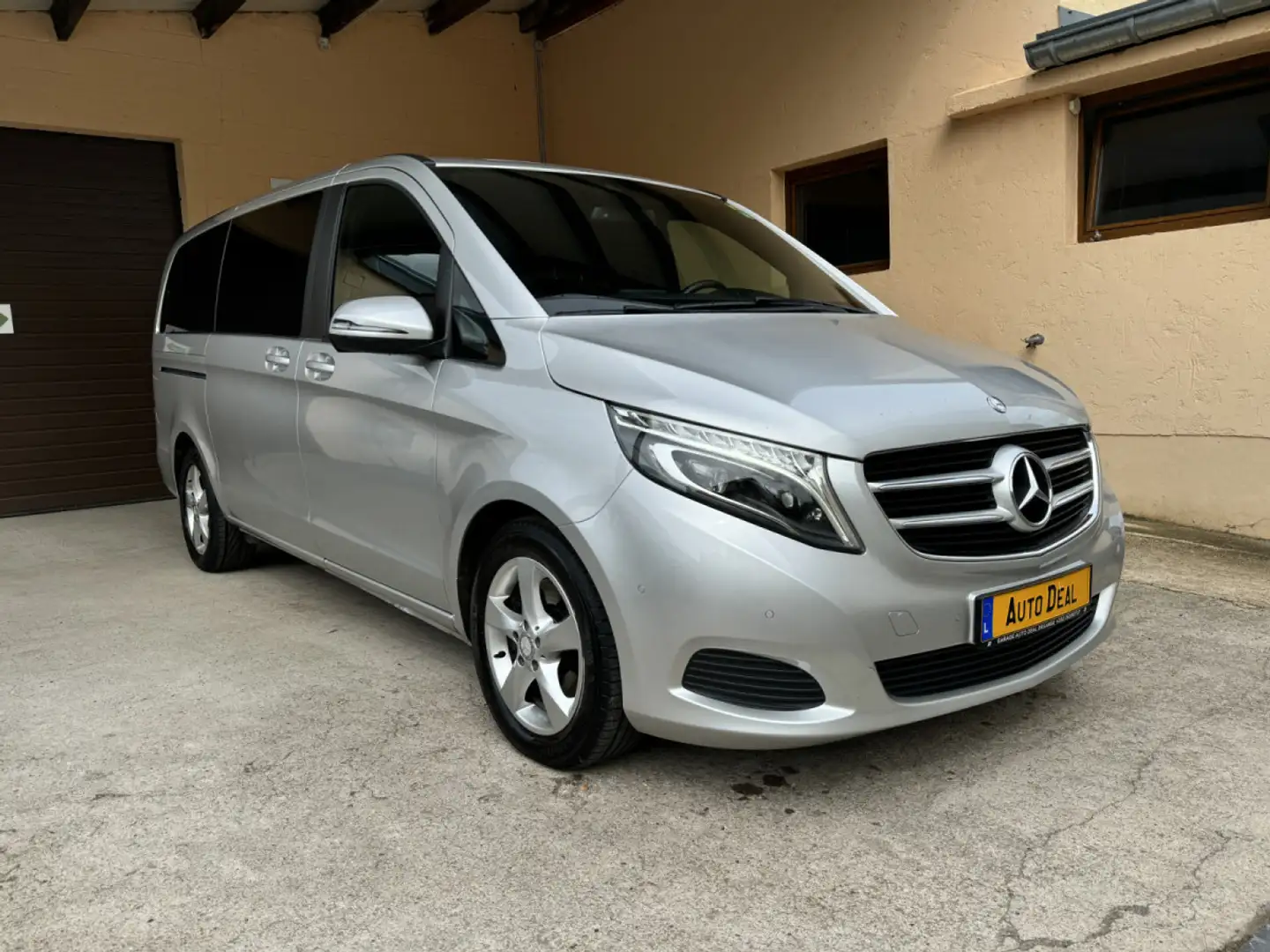 Mercedes-Benz V 220 d EDITION Lang Argintiu - 1