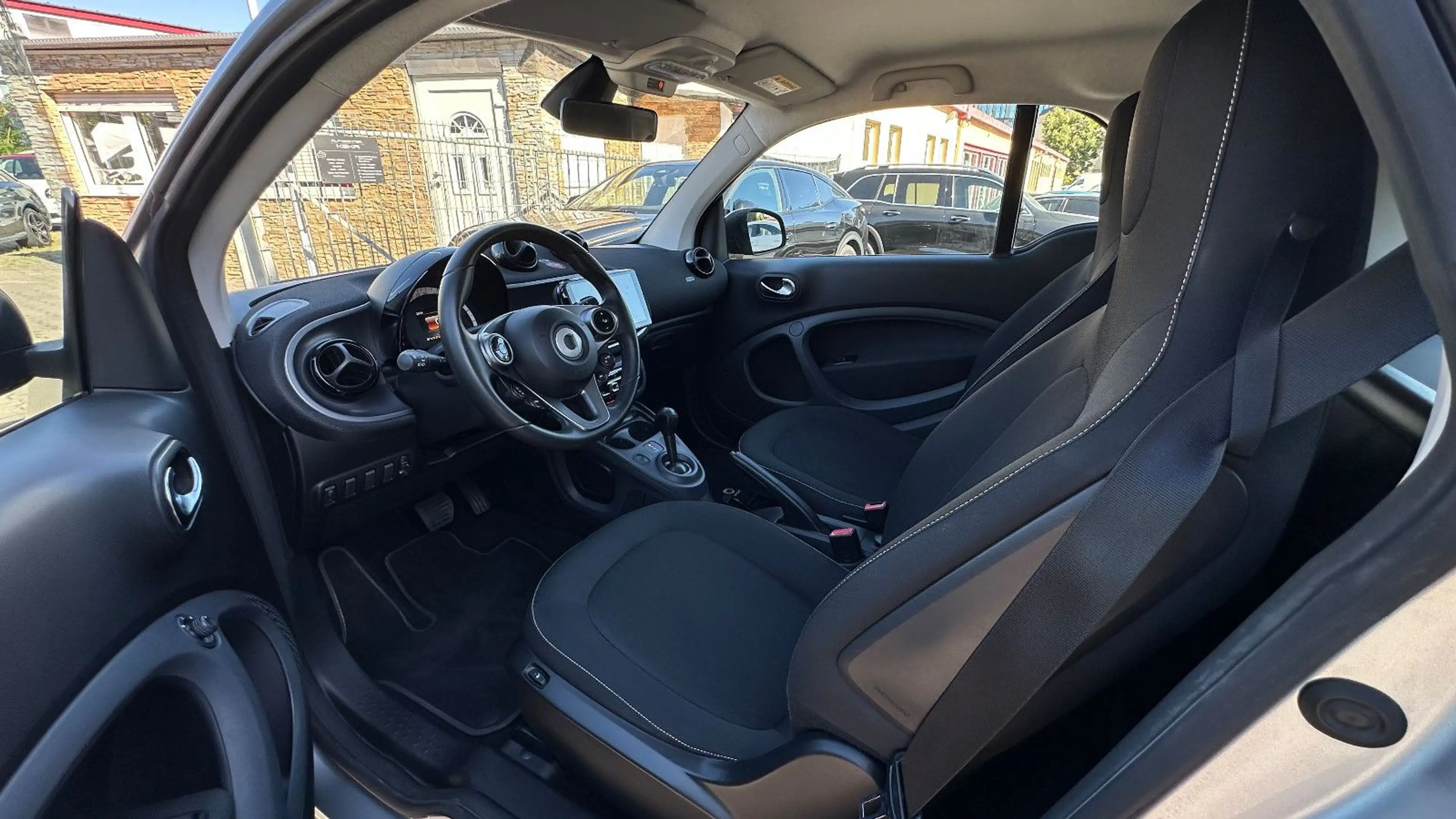 smart forTwo Coupé DCT TITANIA MATT GREY & SILVER! PASSION! — photo 8