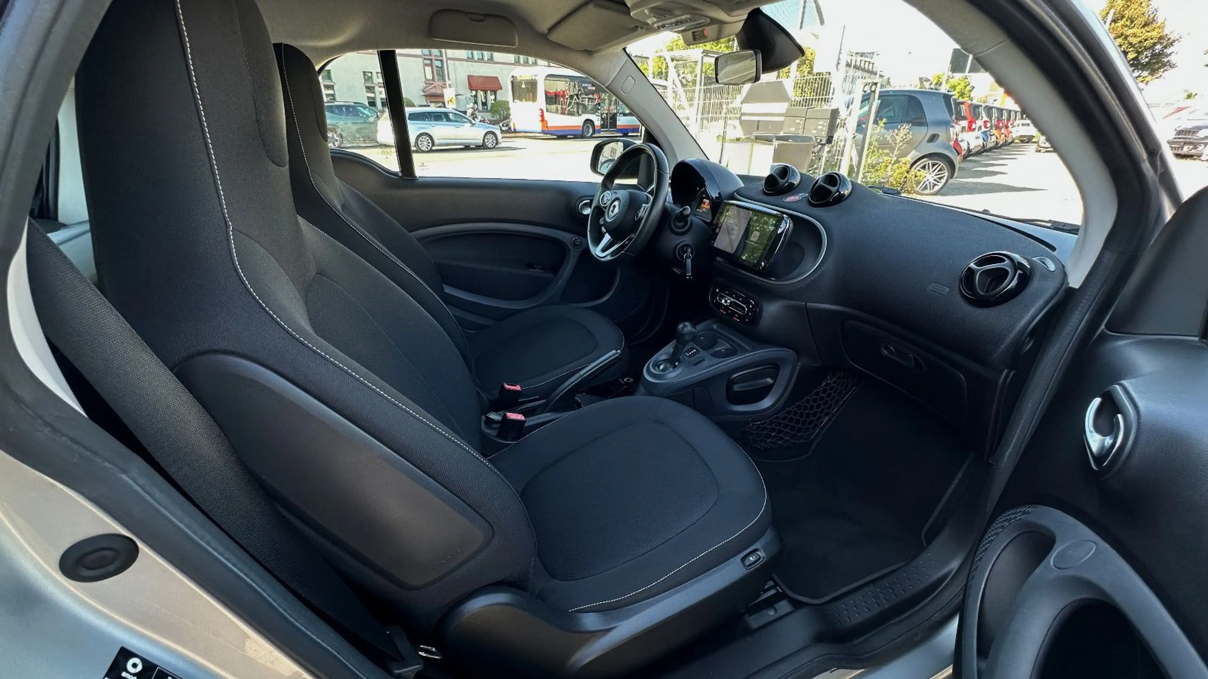 smart forTwo Coupé DCT TITANIA MATT GREY & SILVER! PASSION! — photo 10