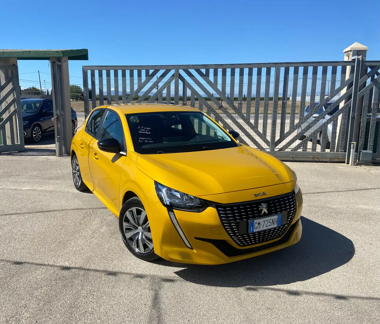 Peugeot 208 1.5 bluehdi 100cv Active Pack Amarillo - 1