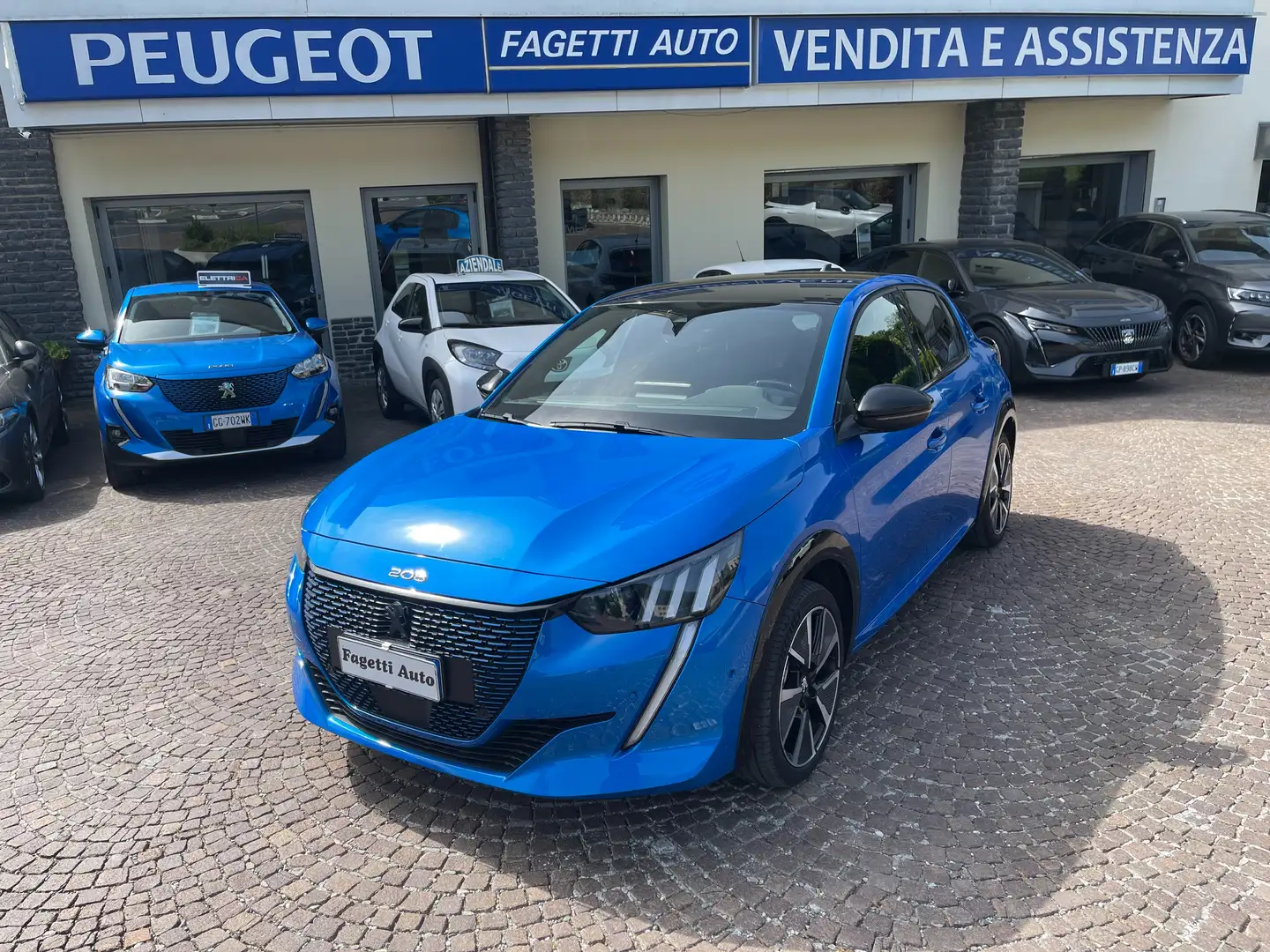 Peugeot e-208 GT Pack 100kW OBC 11KW Blauw - 1