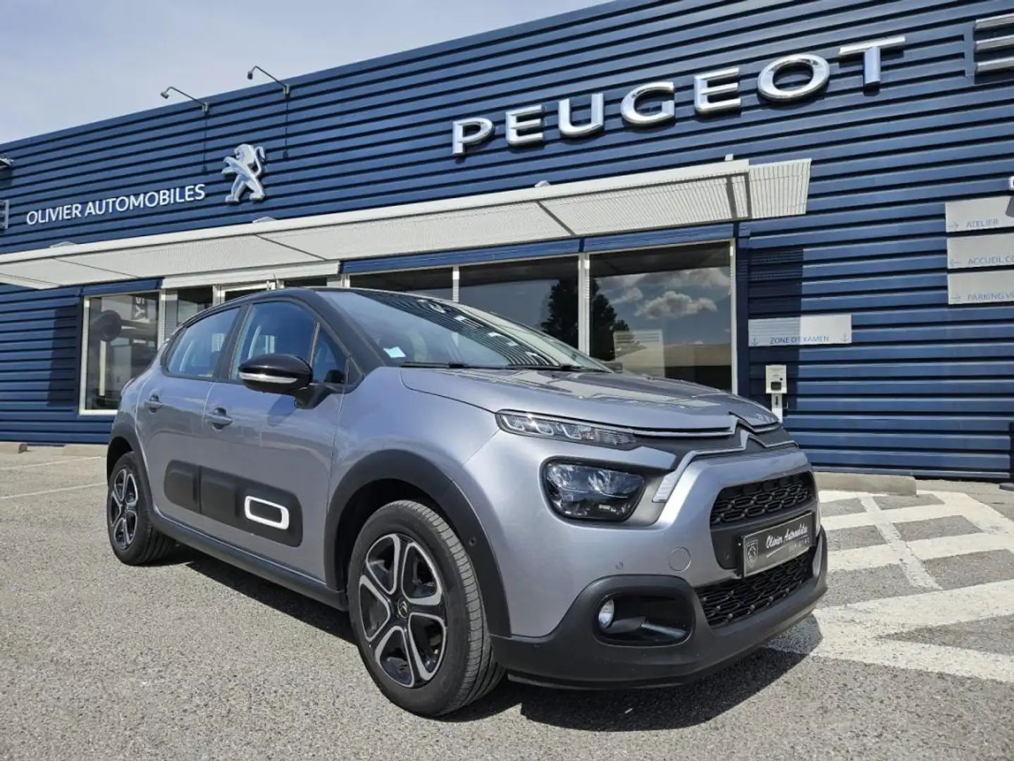 Citroen C3 III PureTech 110 S&amp;S EAT6 Shine - 1