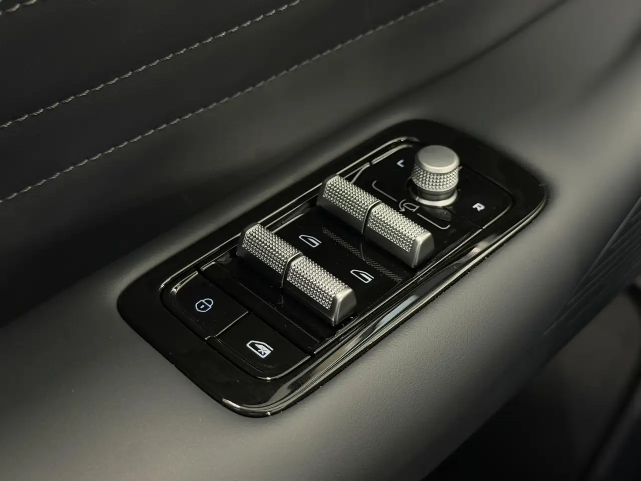 Geely Starray EM-i 2026 — фото 10