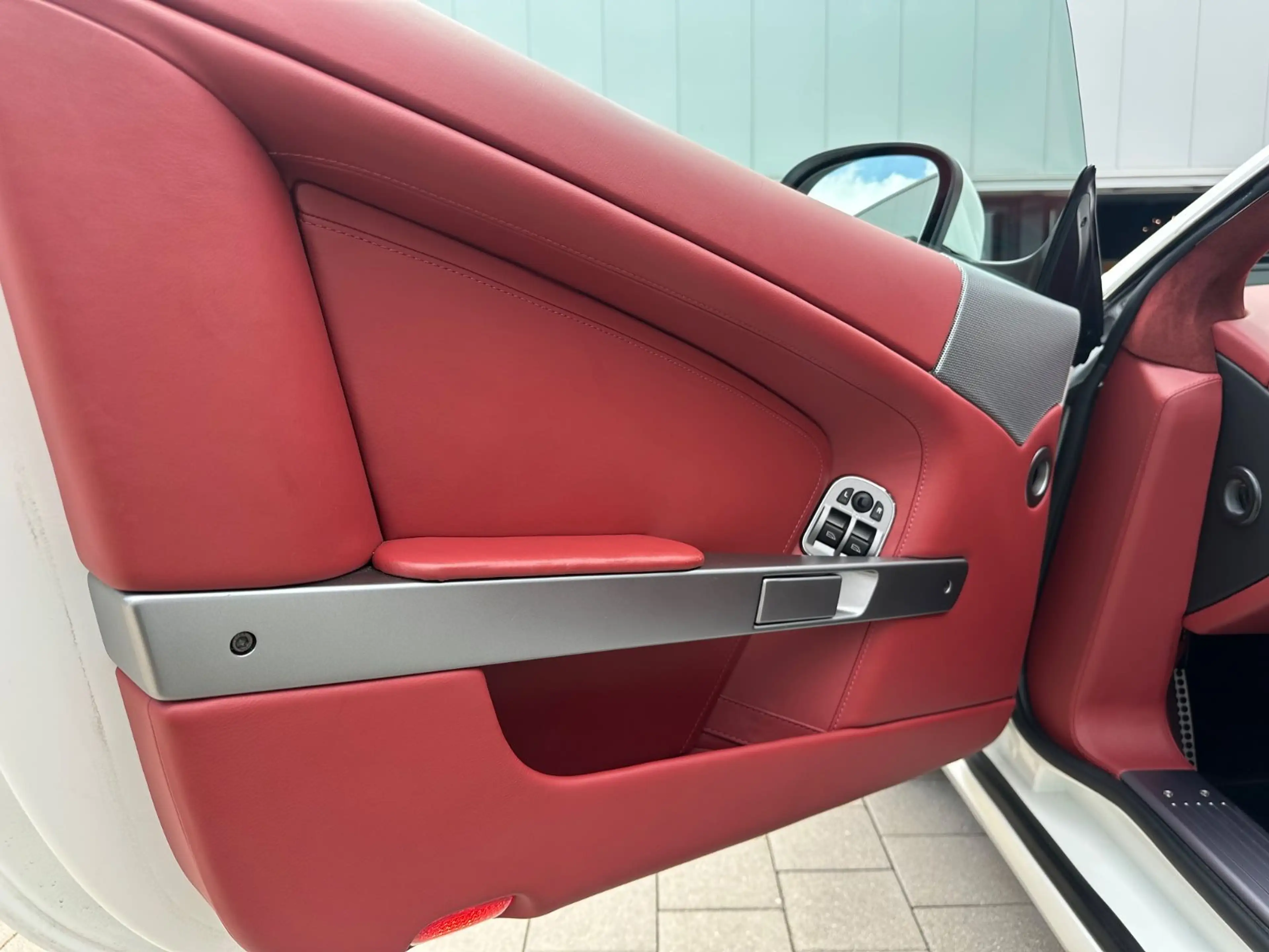 Aston Martin DB9 Volante 6.0 Touchtronic — photo 10
