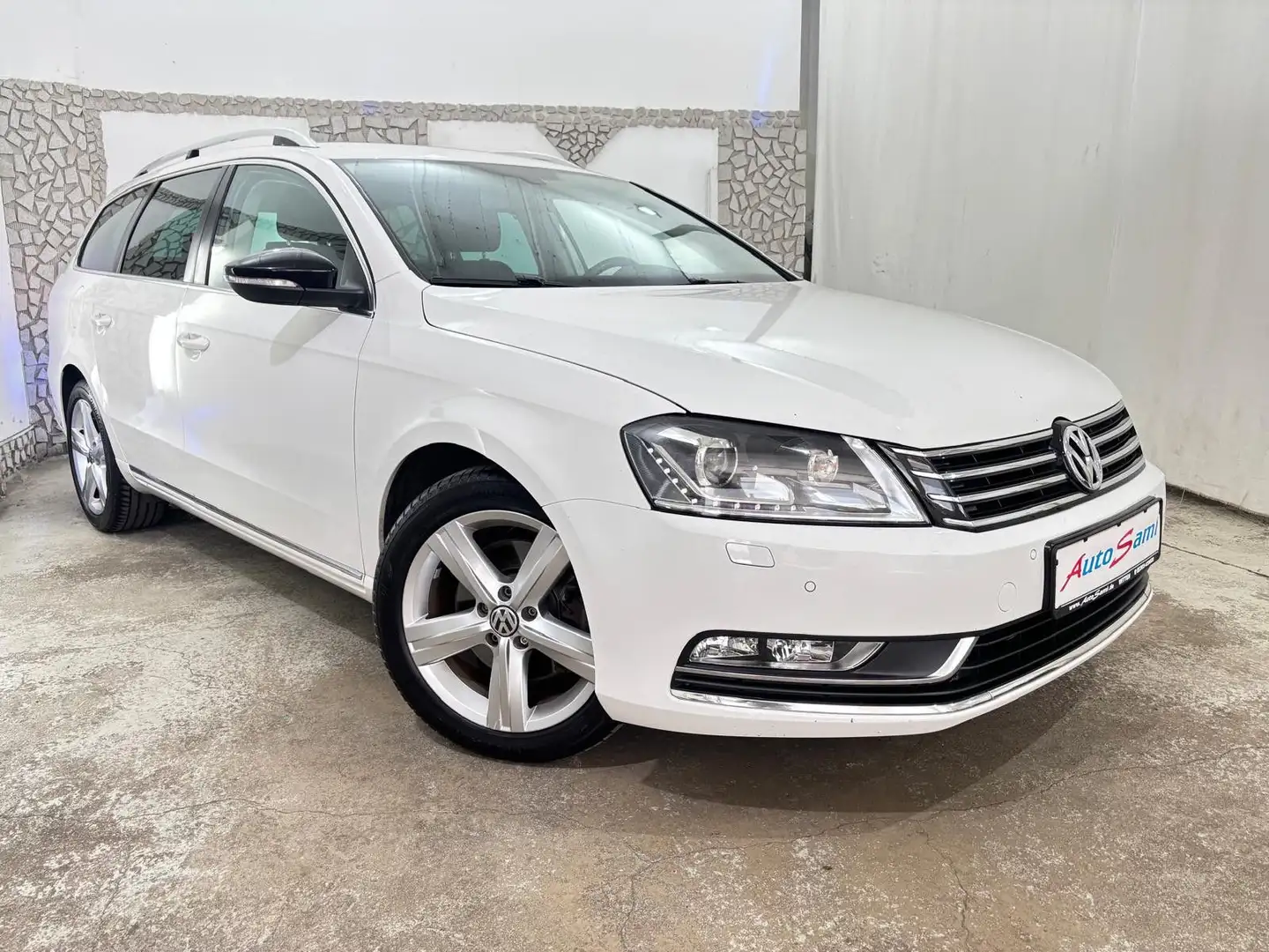 Volkswagen Passat Variant 2,0 TDi NAVI PDC AHK SCHECKHEFT Weiß - 1