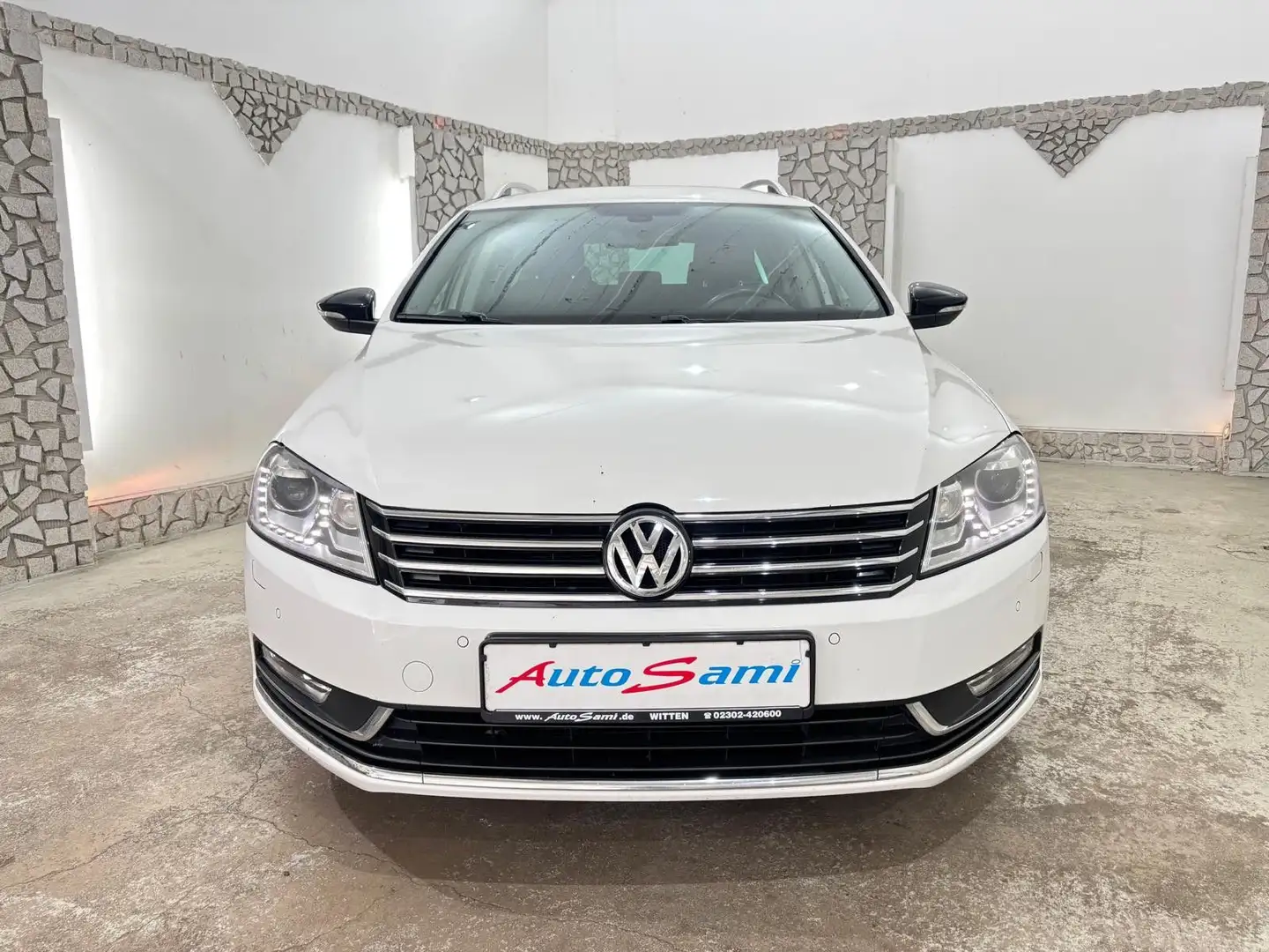Volkswagen Passat Variant 2,0 TDi NAVI PDC AHK SCHECKHEFT Weiß - 2