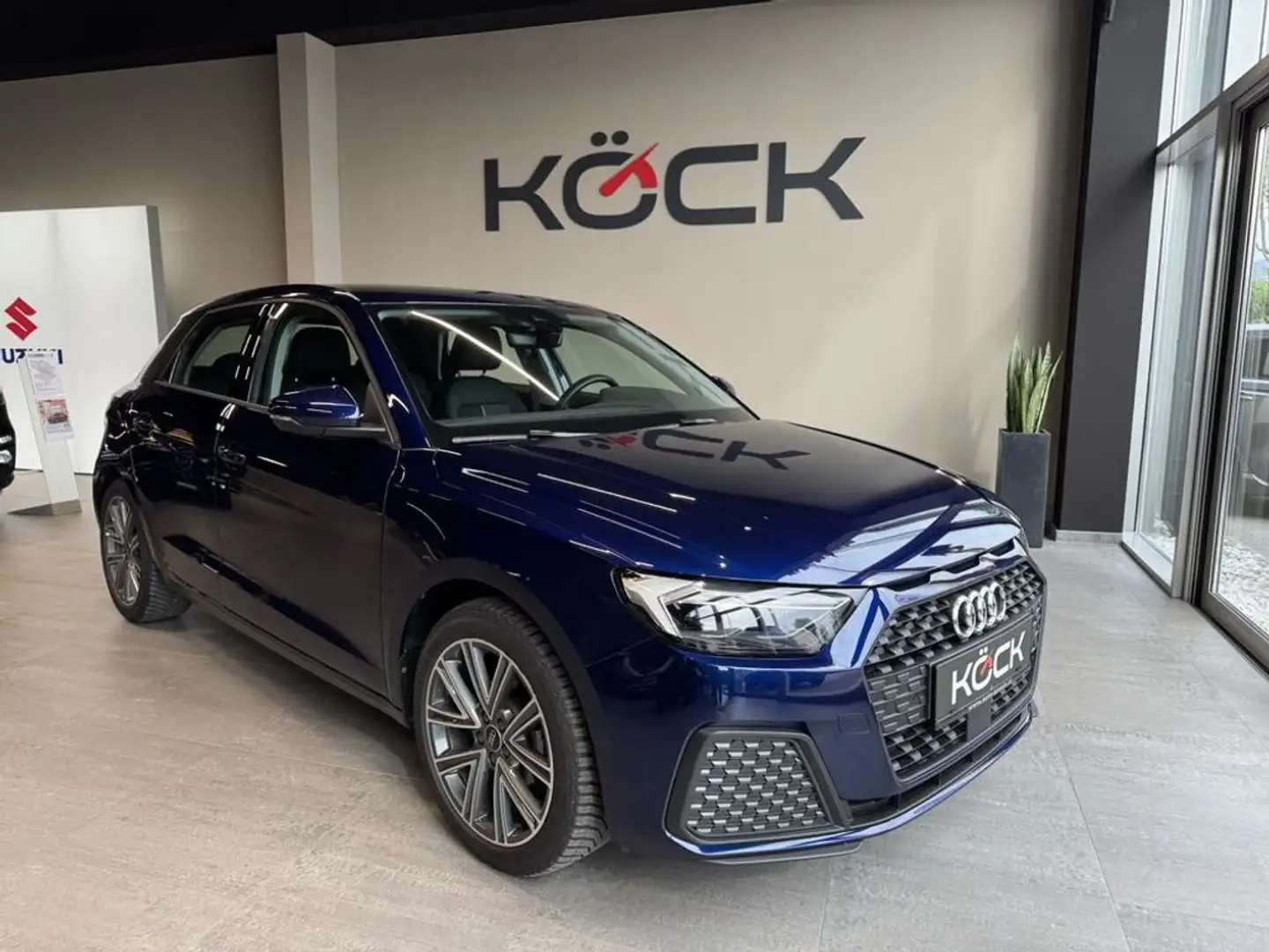 Audi A1 25 TFSI basis Blau - 1