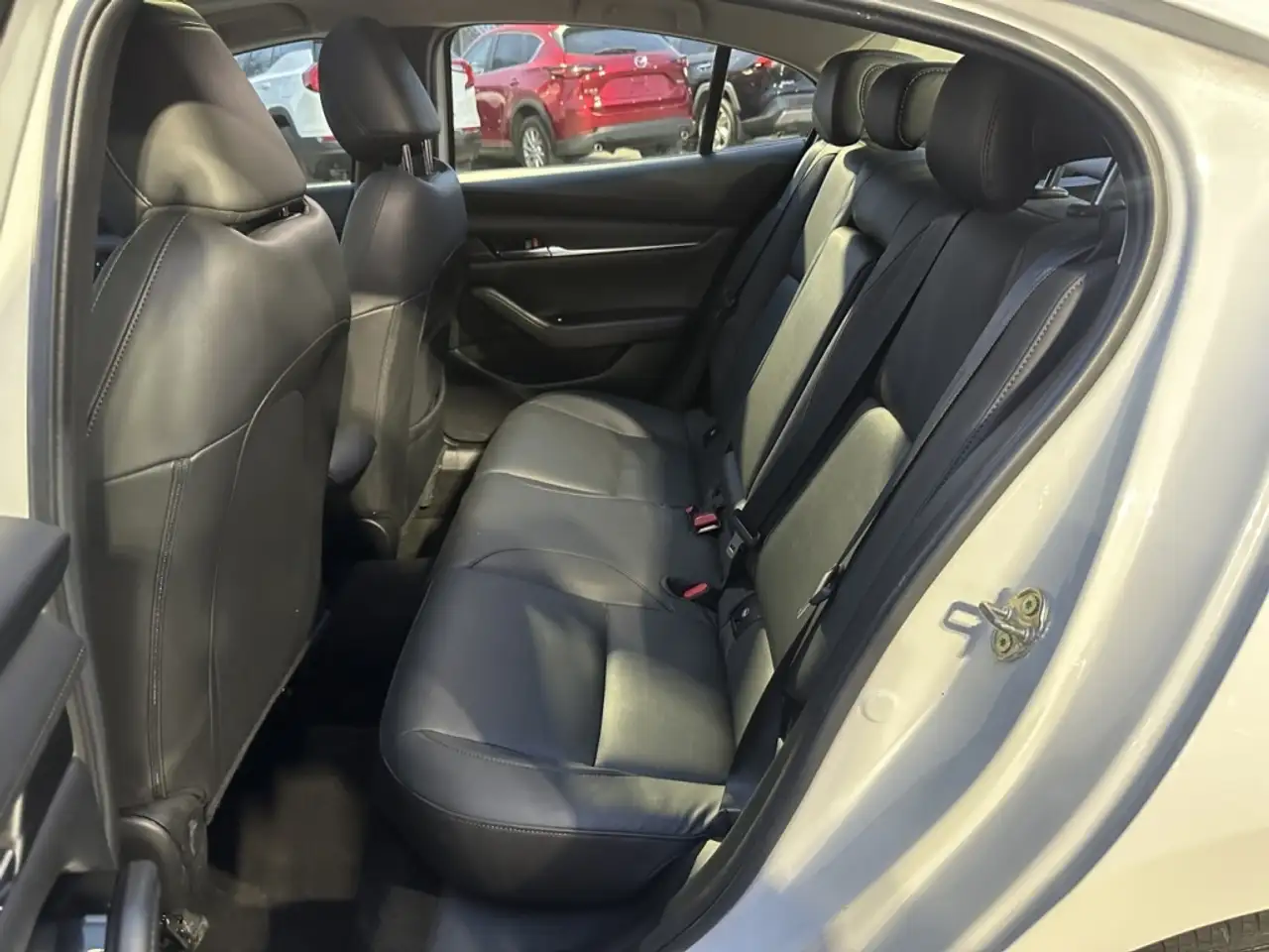 Mazda 3 снимка Mazda 3