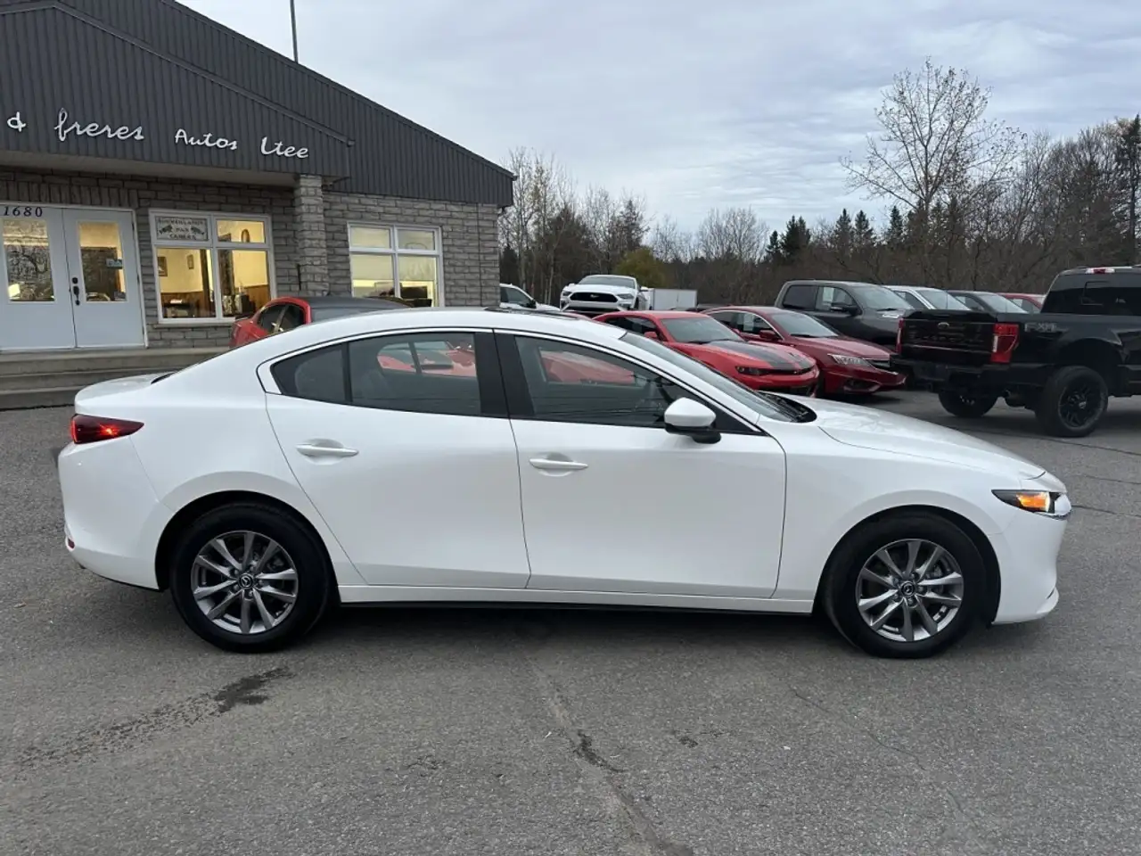 Mazda 3 снимка Mazda 3