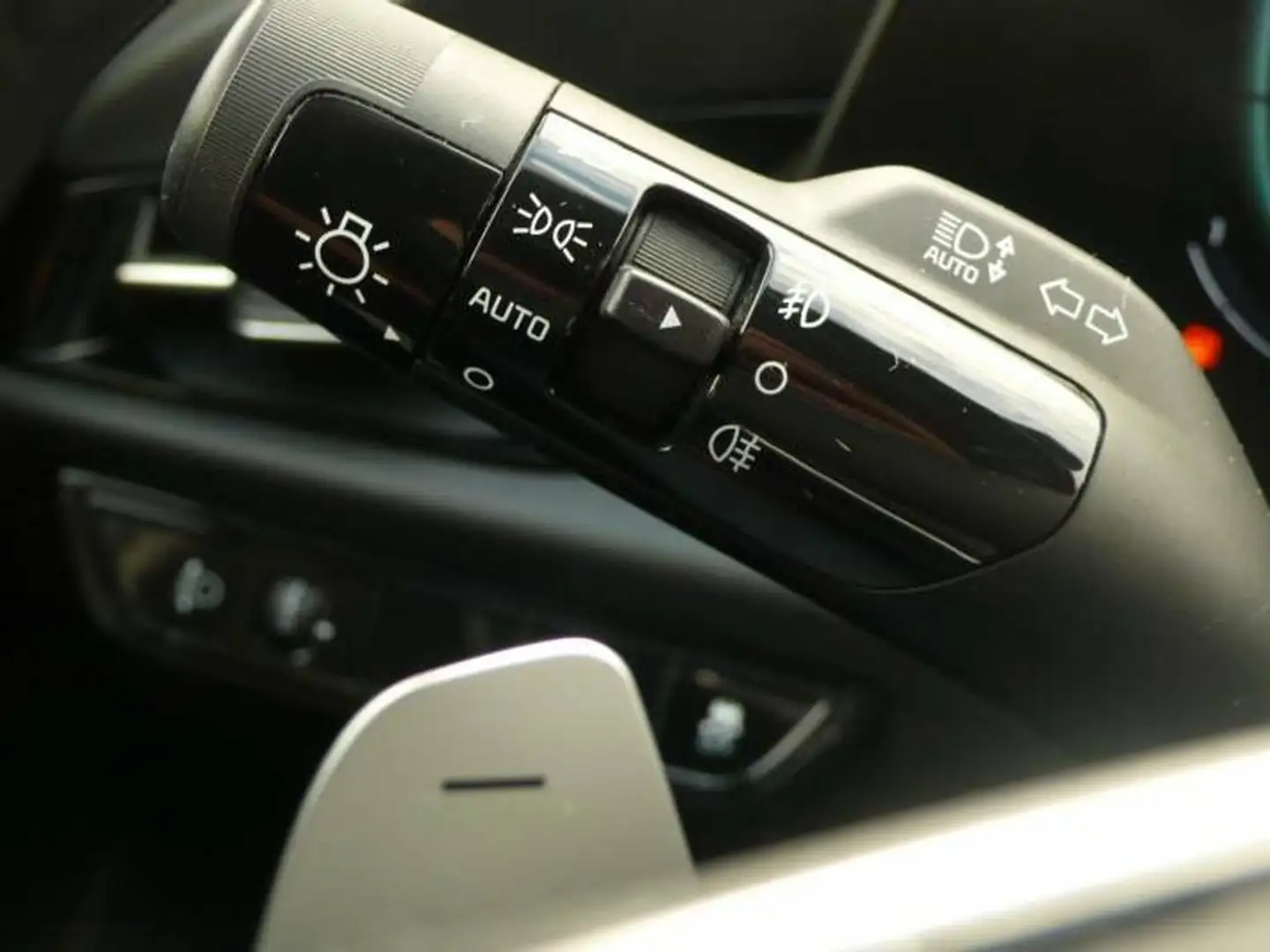 Kia Niro 1.6GDI HEV 141 CV DRIVE Rouge - 2