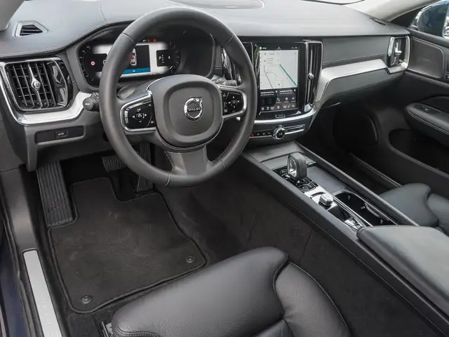Volvo V60 Cross Country view 10