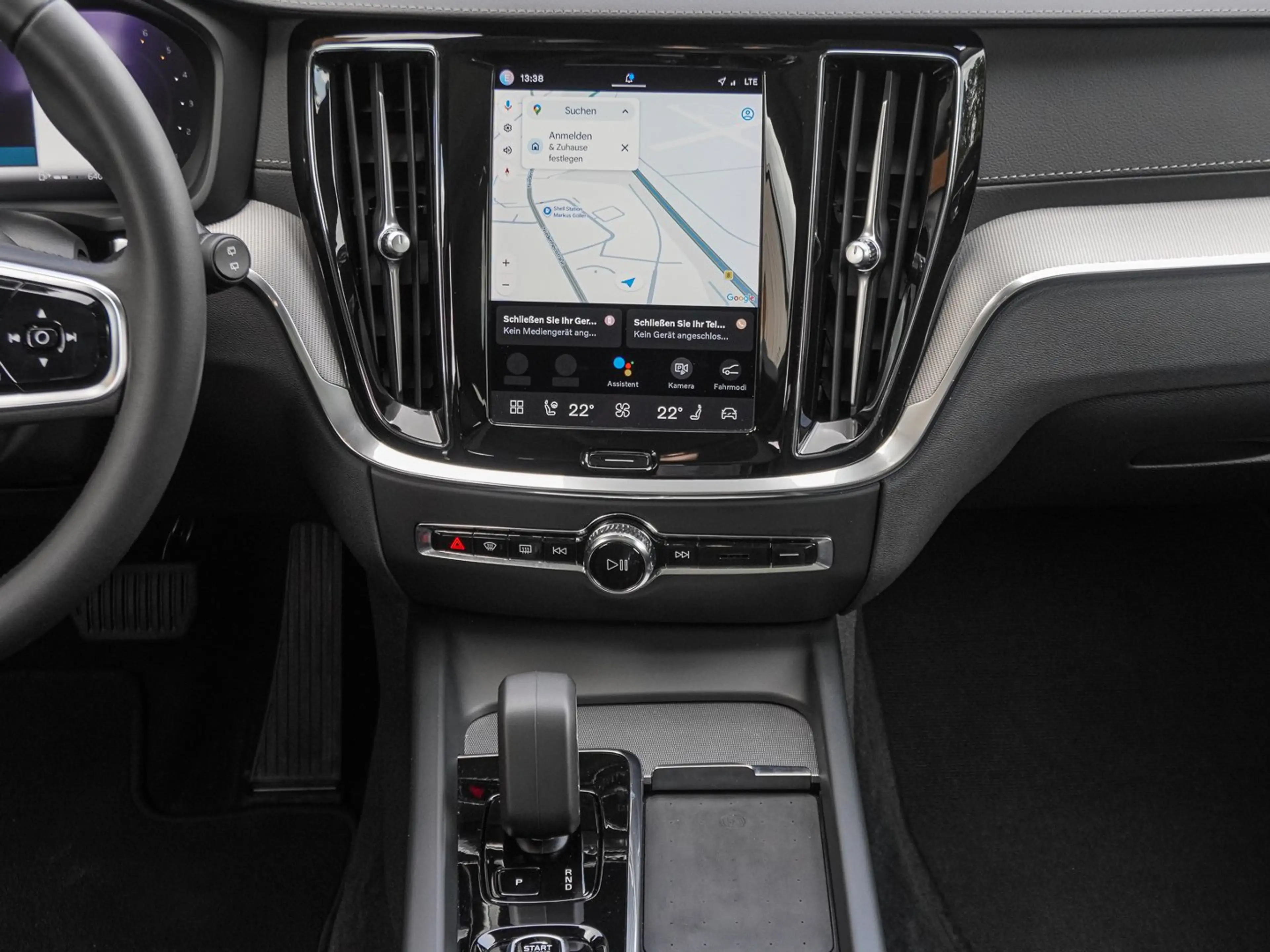 Volvo V60 Cross Country B4 AWD Ultimate Head UP Pano 360Grad — photo 13