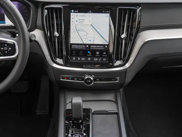 Volvo V60 Cross Country view 13