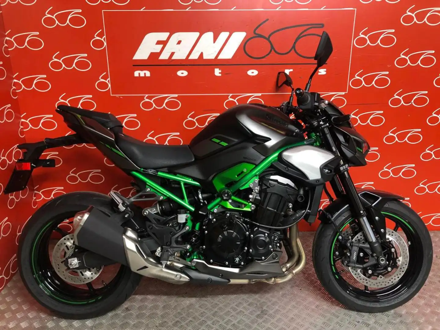 Kawasaki Z 900 . - 1