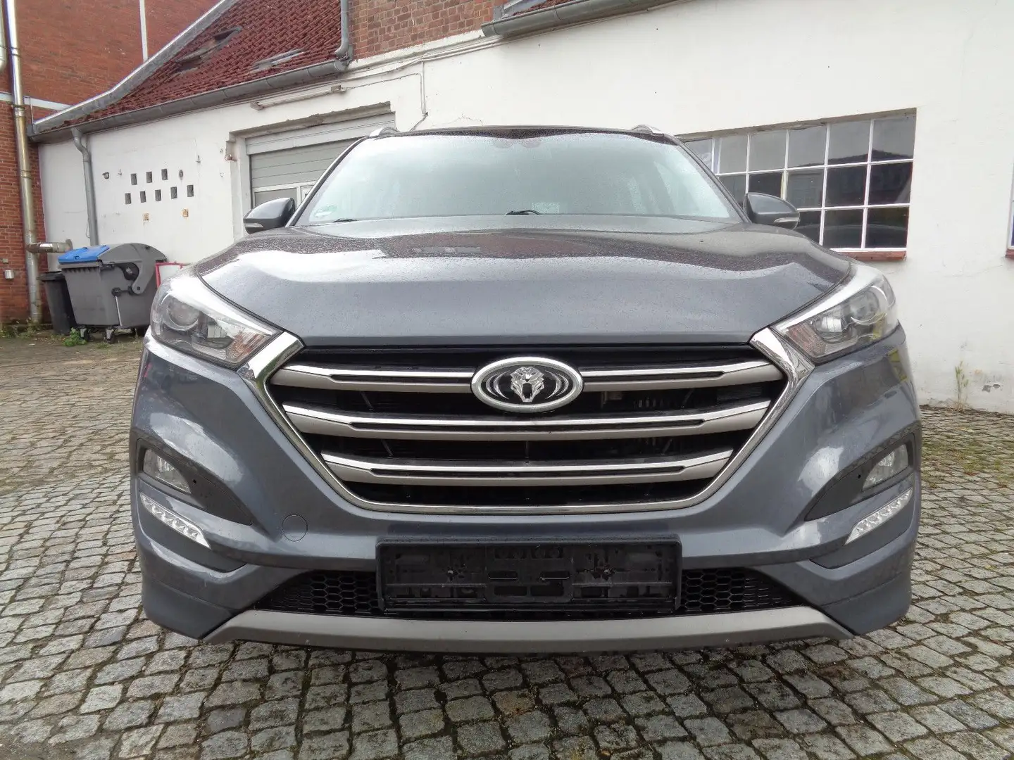 Hyundai TUCSON Intro Edition 4WD Automatik/ Motorschaden Šedá - 2