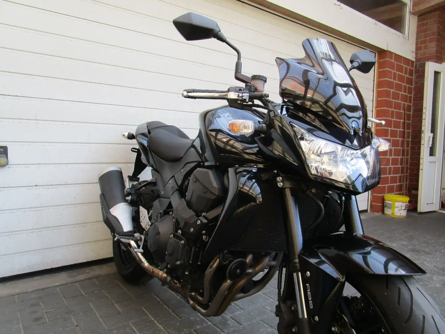 Kawasaki Z 750 31184 km    1.Hand    Scheckheft Schwarz - 2