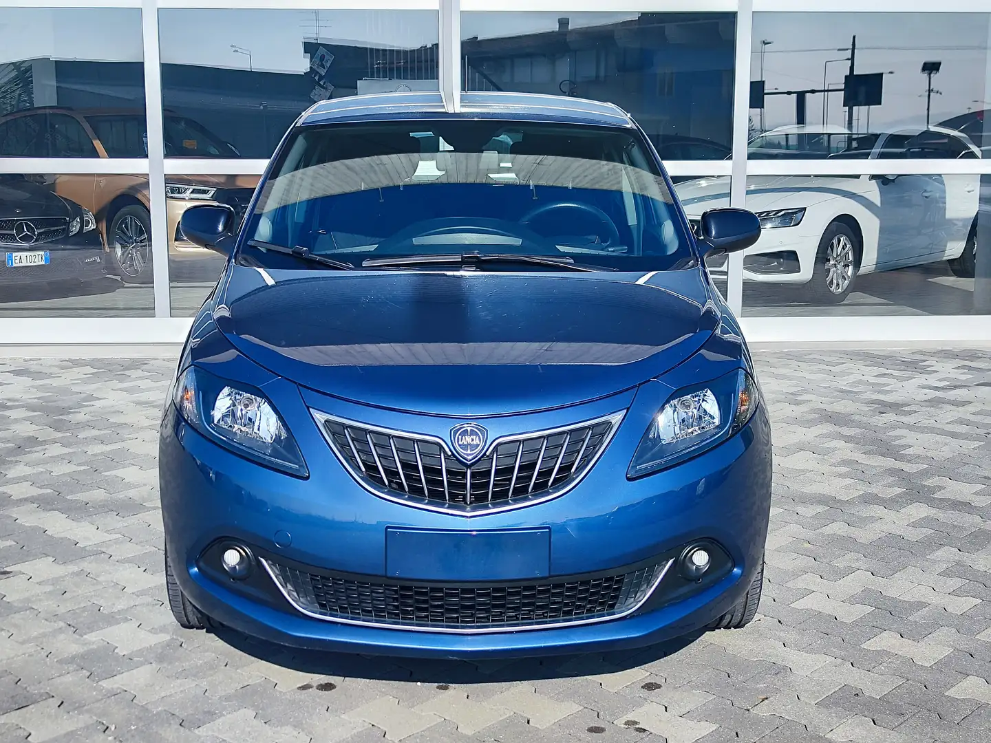 Lancia Ypsilon 1.0 FireFly 5 porte S&S Hybrid Gold Blau - 2