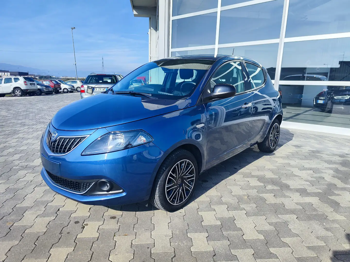 Lancia Ypsilon 1.0 FireFly 5 porte S&S Hybrid Gold Blau - 1