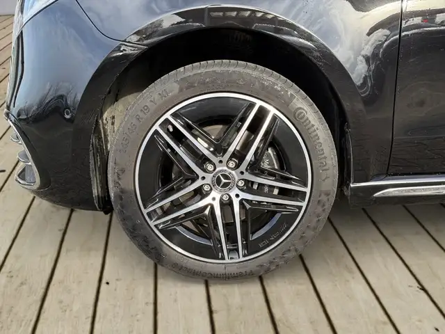 Mercedes-Benz V-Class view 6