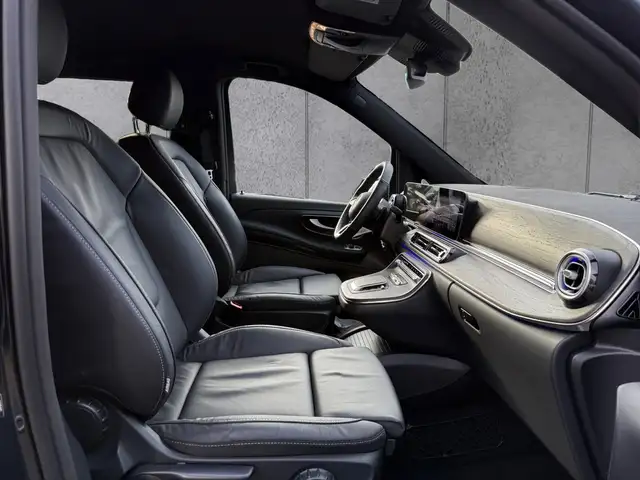 Mercedes-Benz V-Class view 5