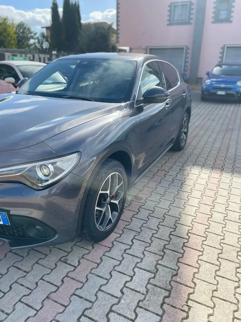 Alfa Romeo Stelvio Q4 - 2