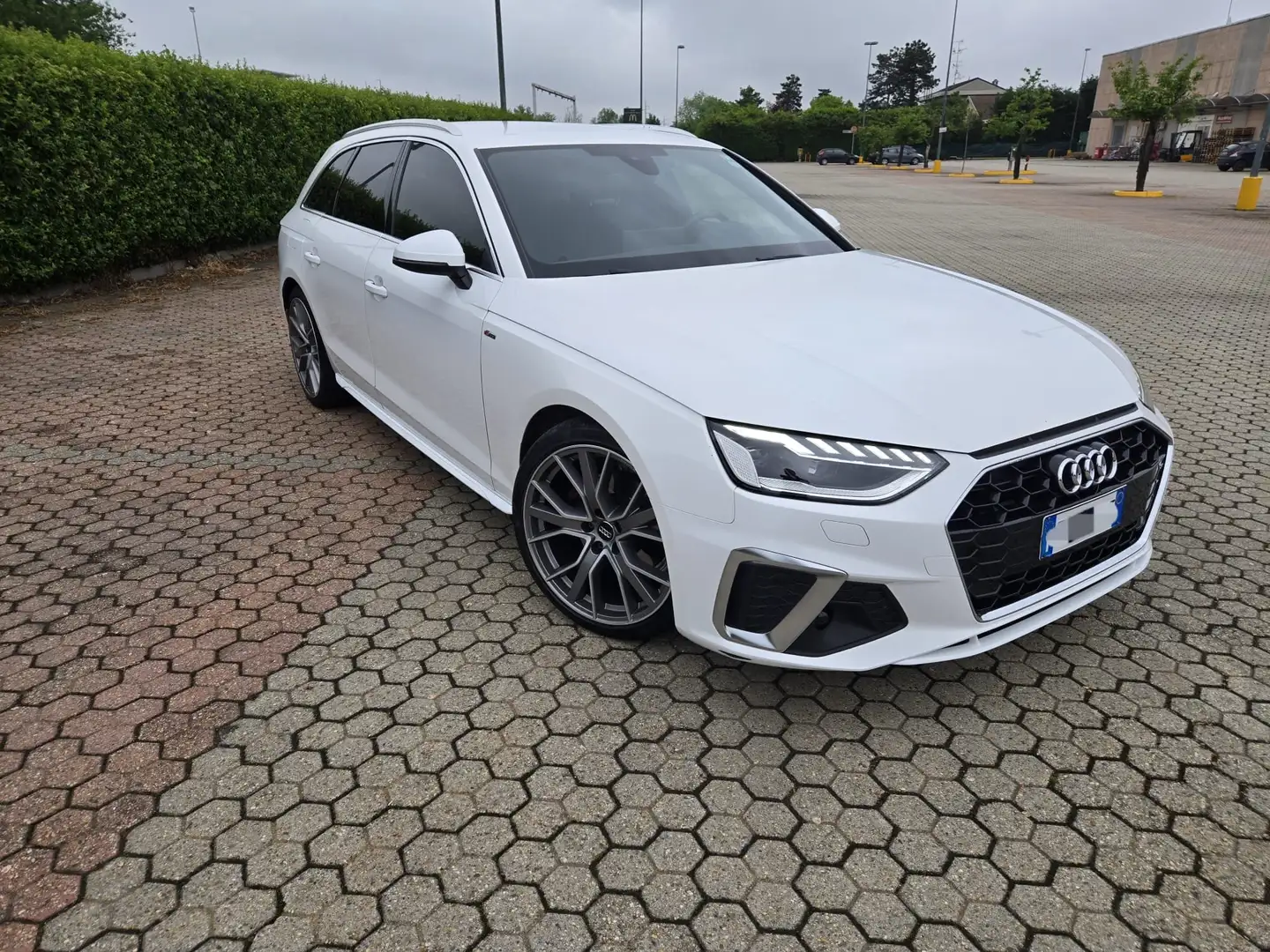 Audi A4 A4 Avant 35 tdi mhev S Line edition 163cv s-tronic Bianco - 2