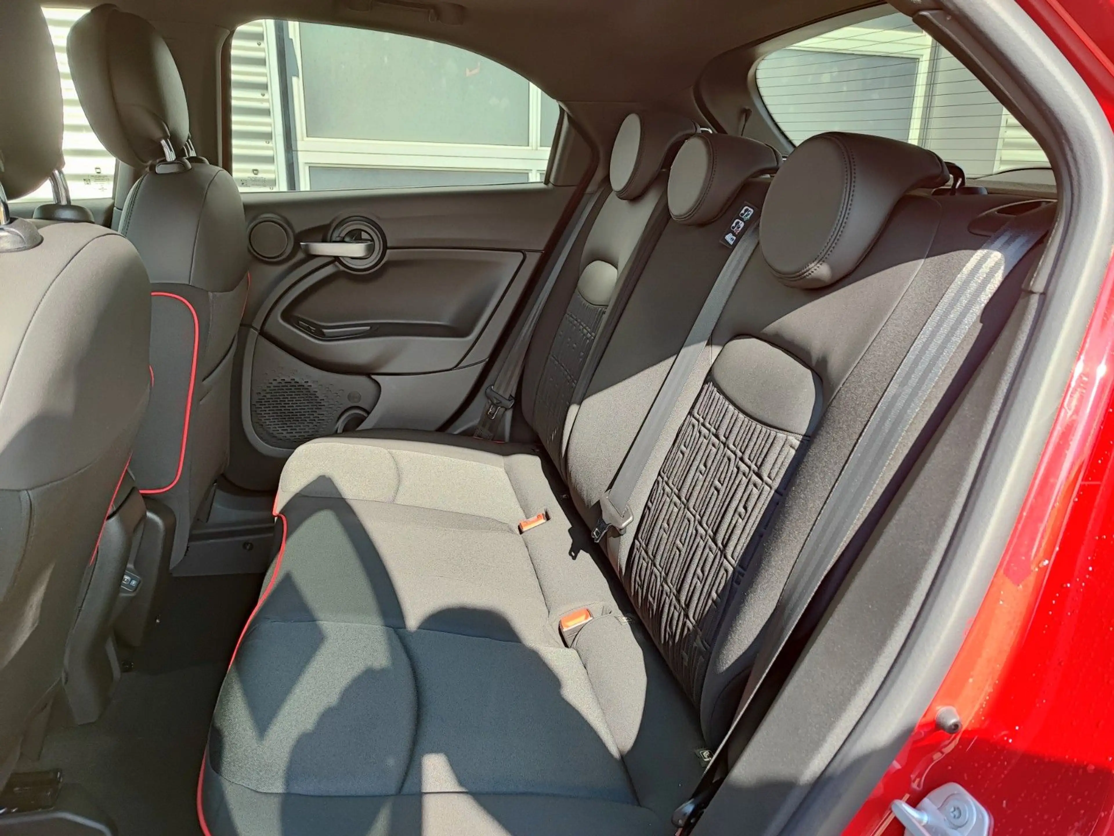 Fiat 500X 1,0 Firefly T 4x2 Dolcevita Red 120 PS — photo 9