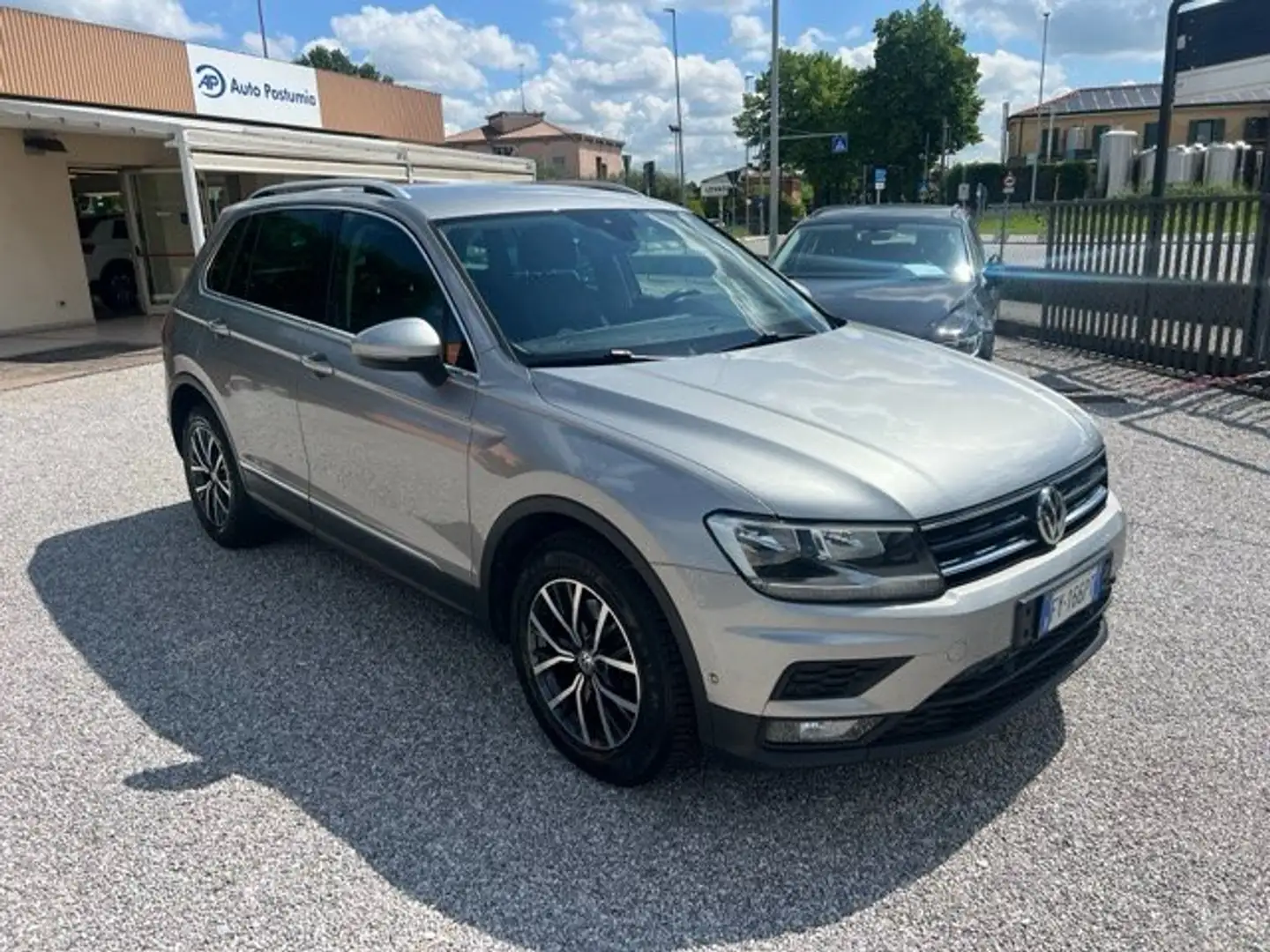 Volkswagen Tiguan 2.0 Tdi 150 CV Business dsg Grigio - 2